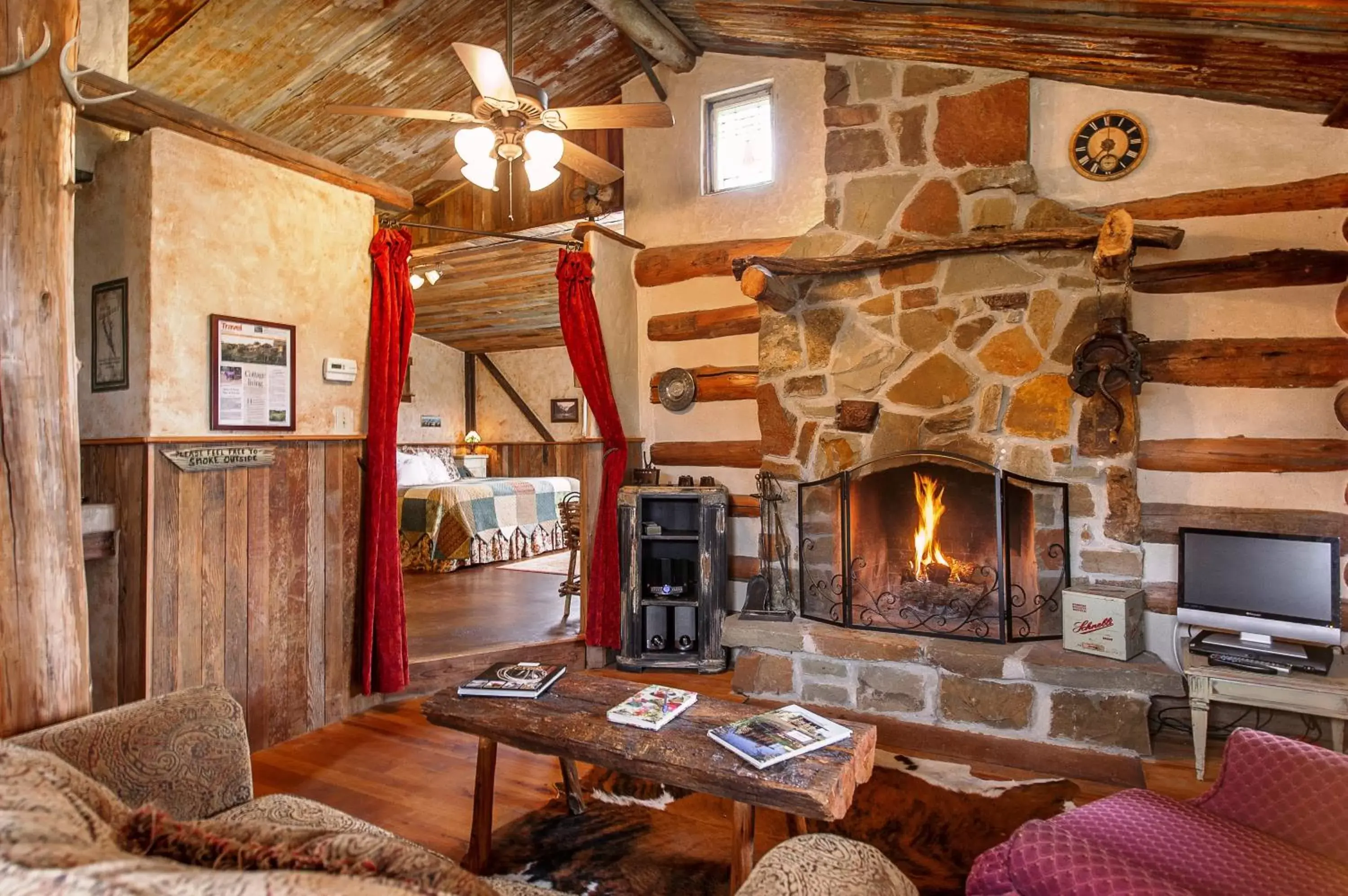 Living room, Seating Area in Barons CreekSide Resort