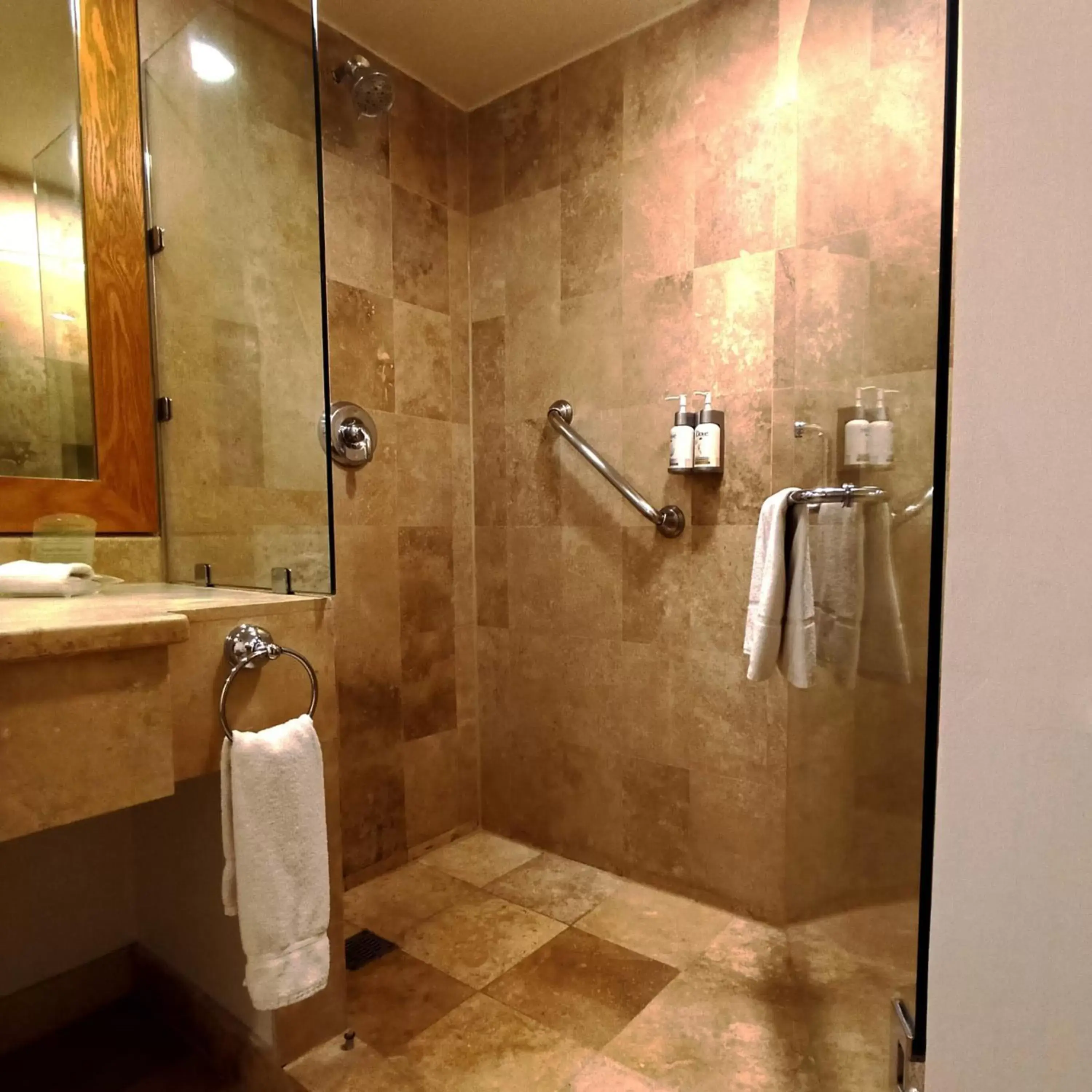 Standard Double Room with Two Double Beds in Holiday Inn Monterrey Valle by IHG Standard Double Room with Two Double Beds in Holiday Inn Monterrey Valle by IHG