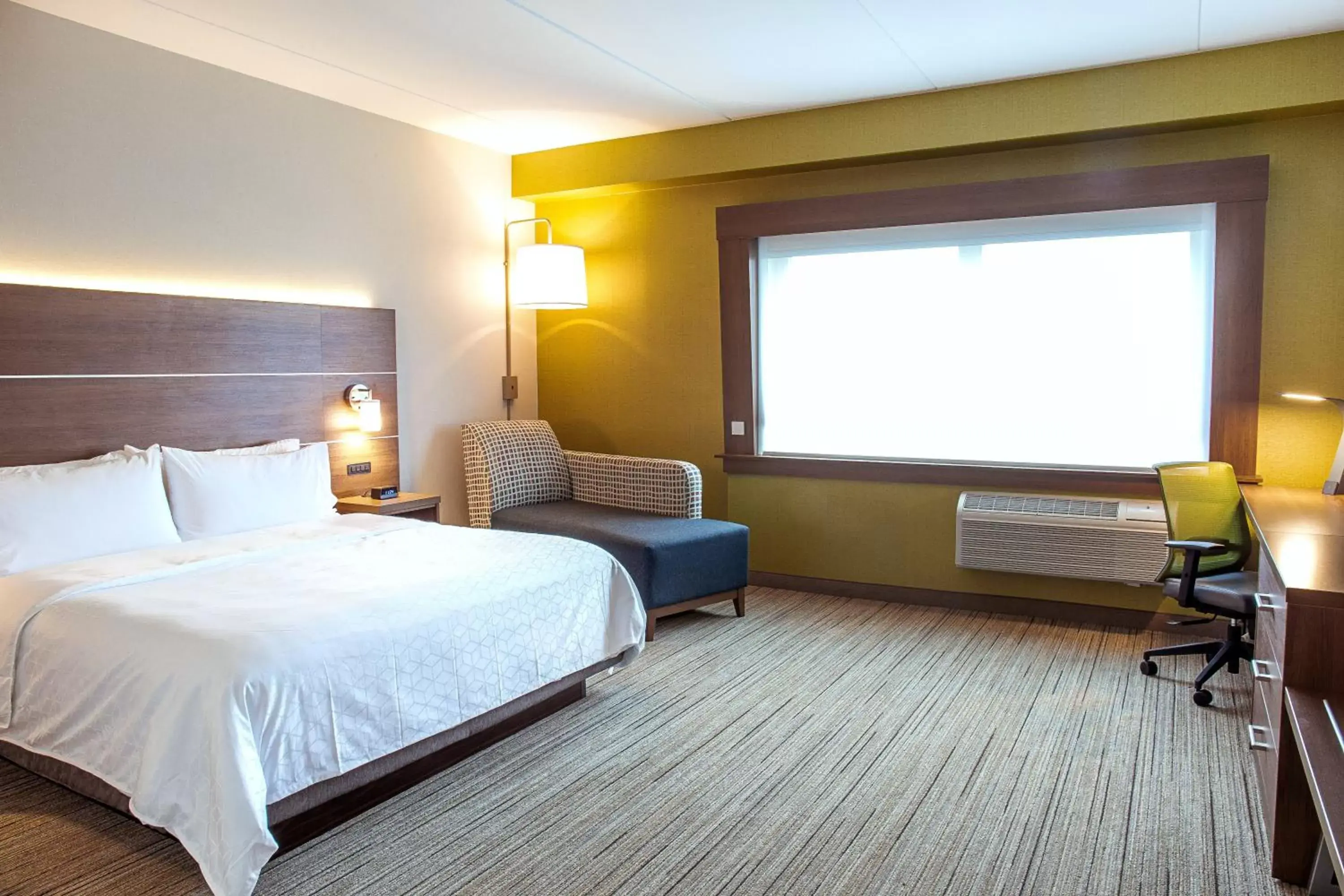 Photo of the whole room, Bed in Holiday Inn Express & Suites - Halifax – Dartmouth