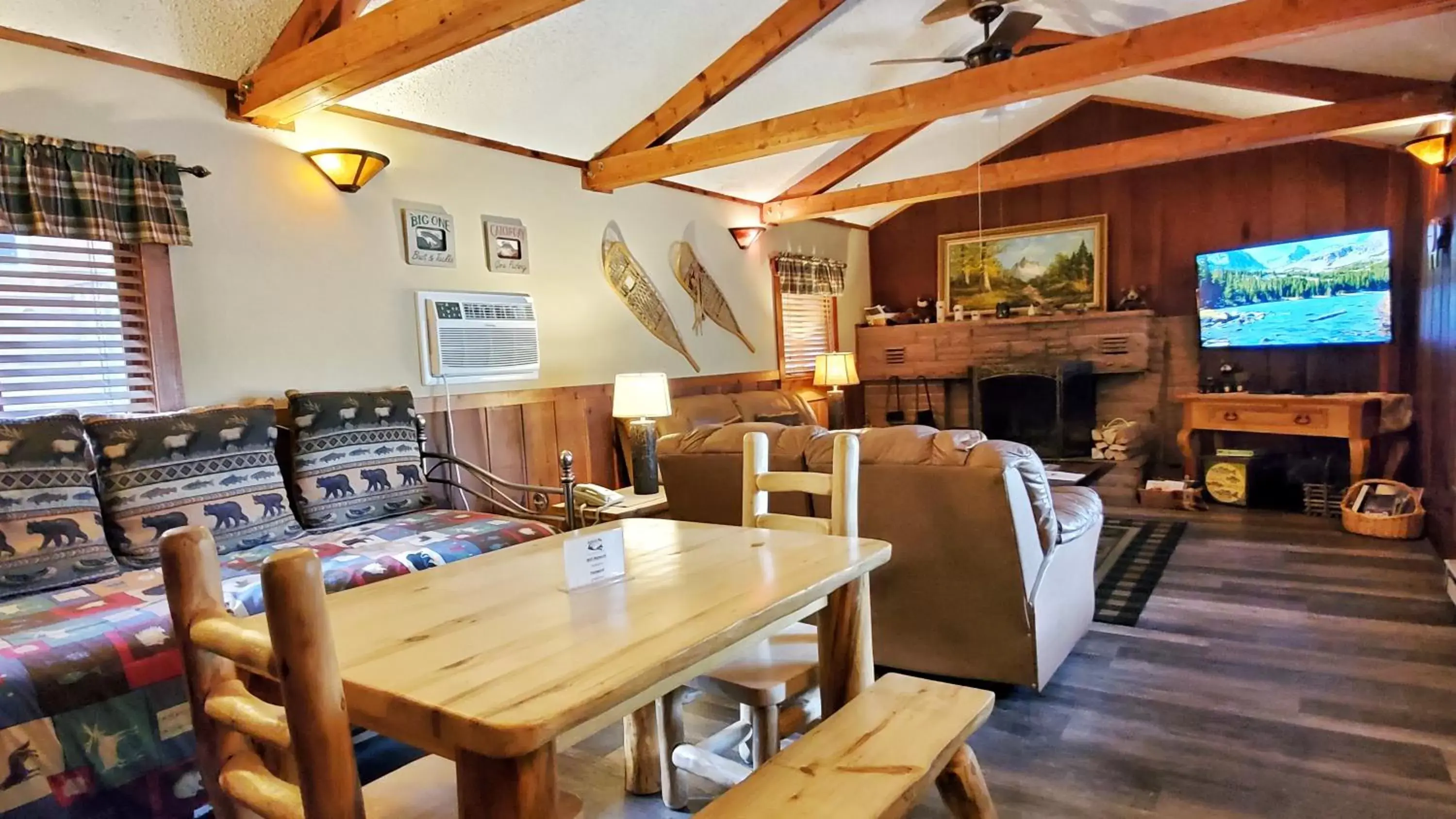 TV and multimedia, Restaurant/Places to Eat in The Inn on Fall River & Fall River Cabins