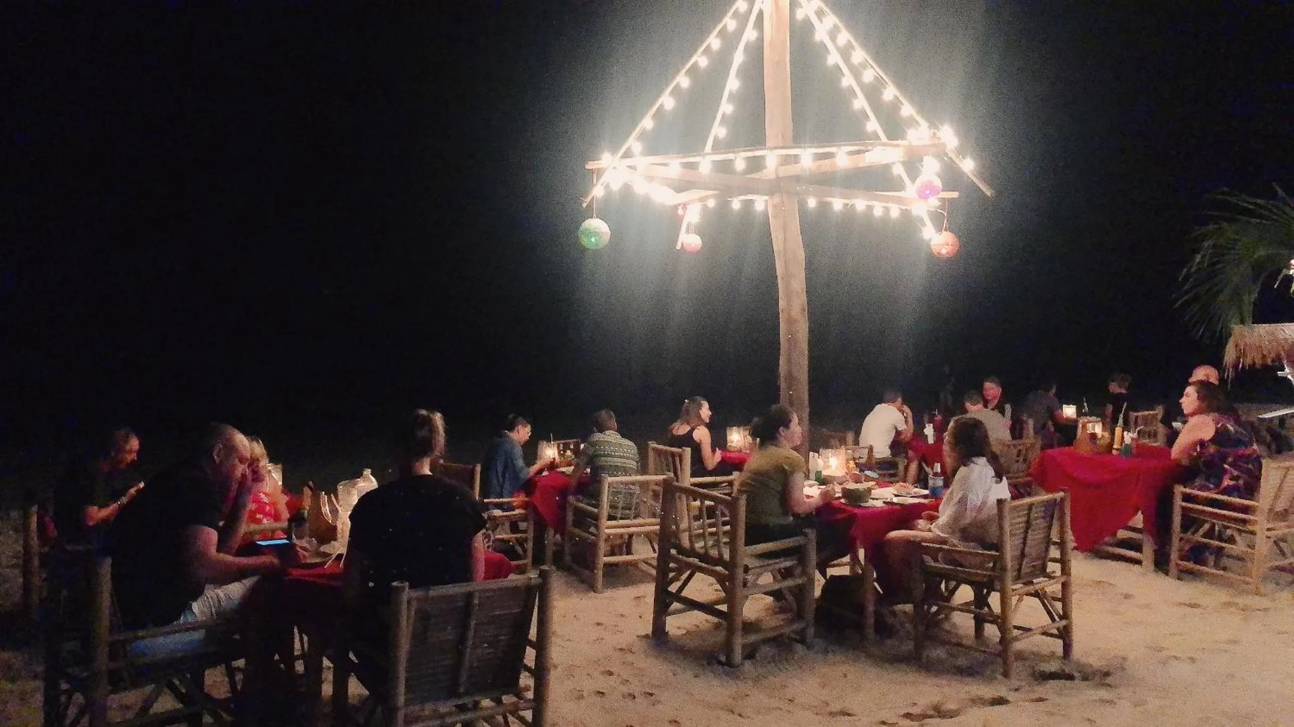 Restaurant/places to eat in Moonwalk Lanta Resort