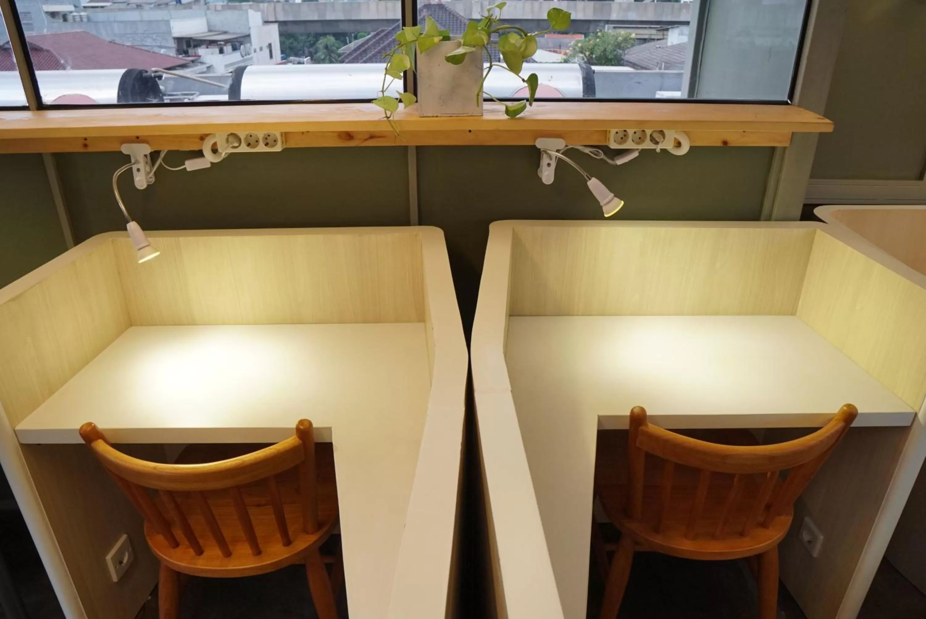 Restaurant/places to eat in Tuju Abuserin Syariah