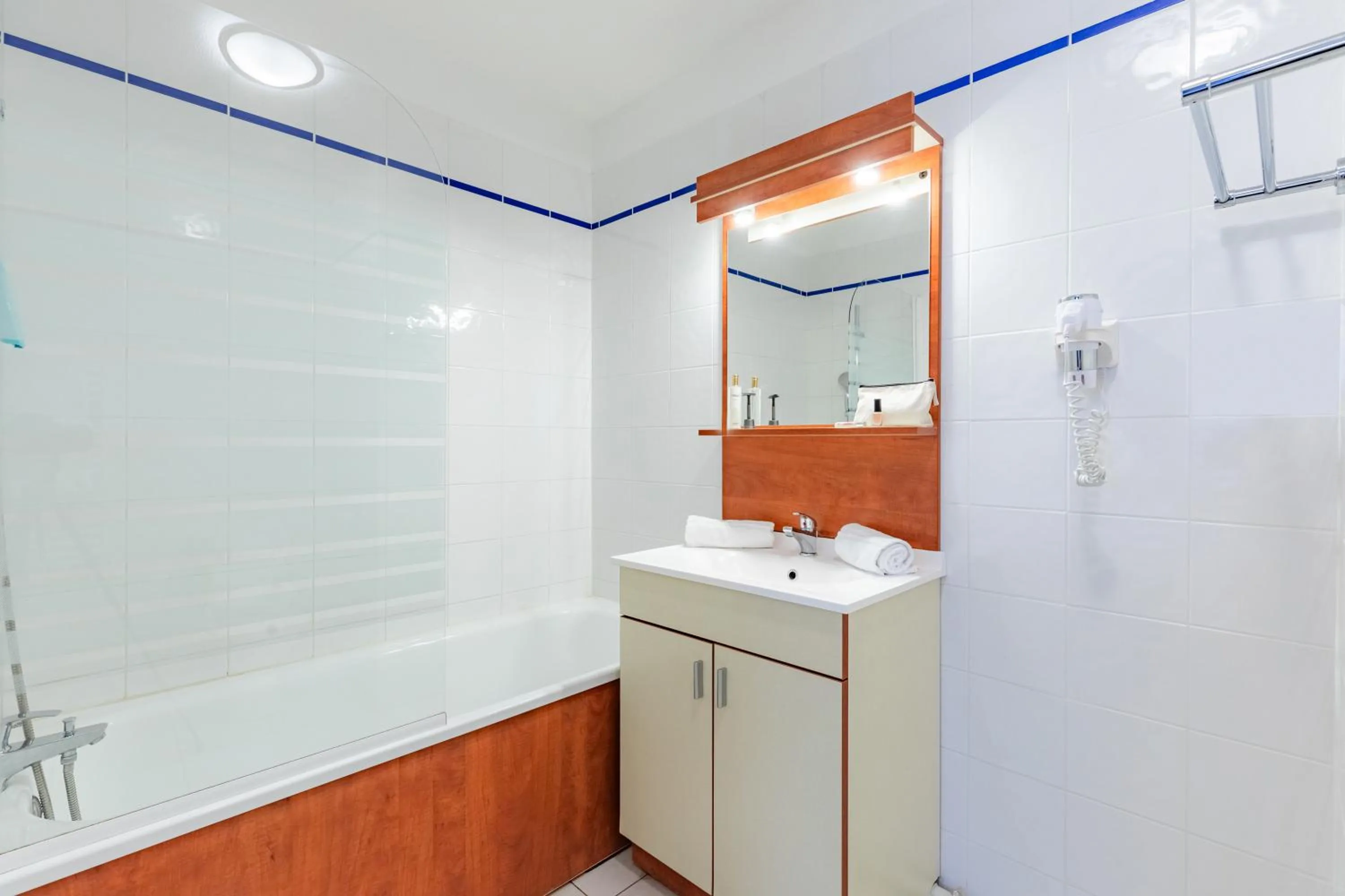 Bathroom in Appart'City Classic Limoges