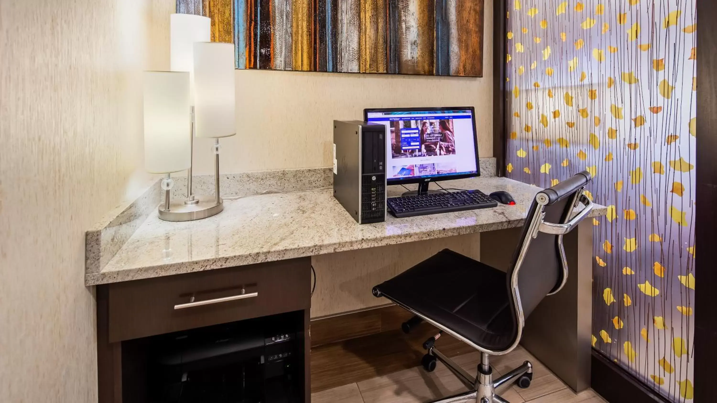 Business facilities, TV/Entertainment Center in Best Western Plus Lake Worth