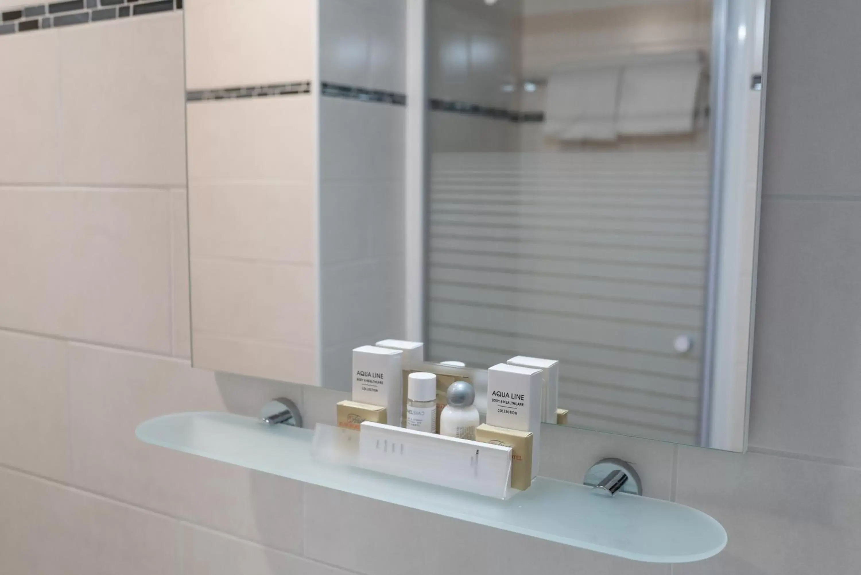 Shower, Bathroom in First Euroflat Hotel