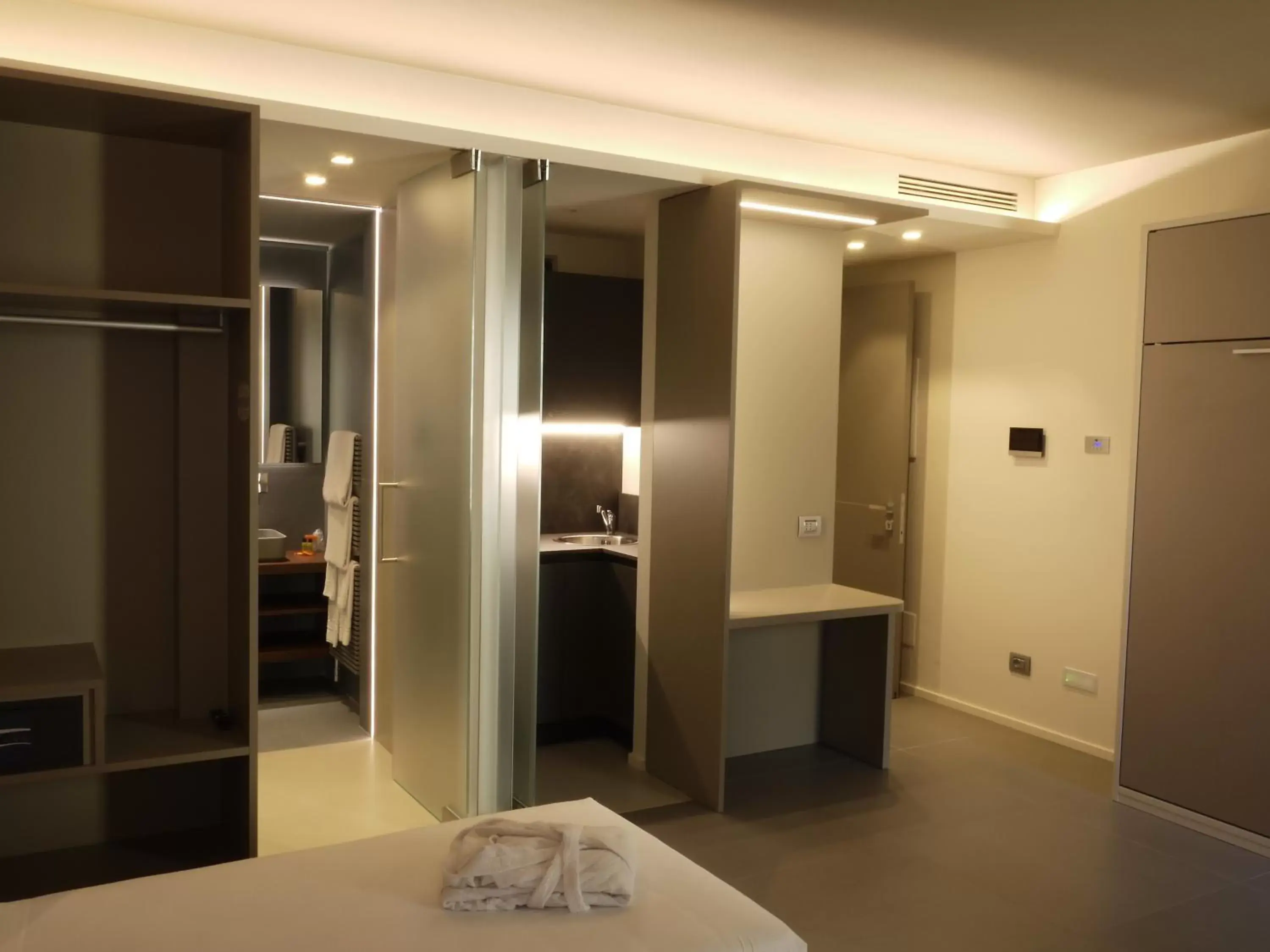 Bedroom, Bathroom in RB del Teatro&Apartaments