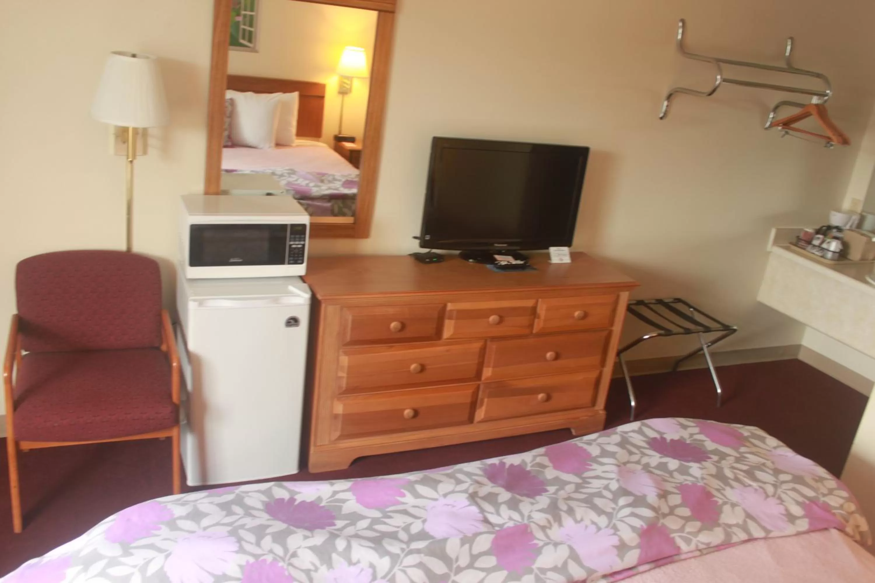 Bed in Ozark Valley Inn