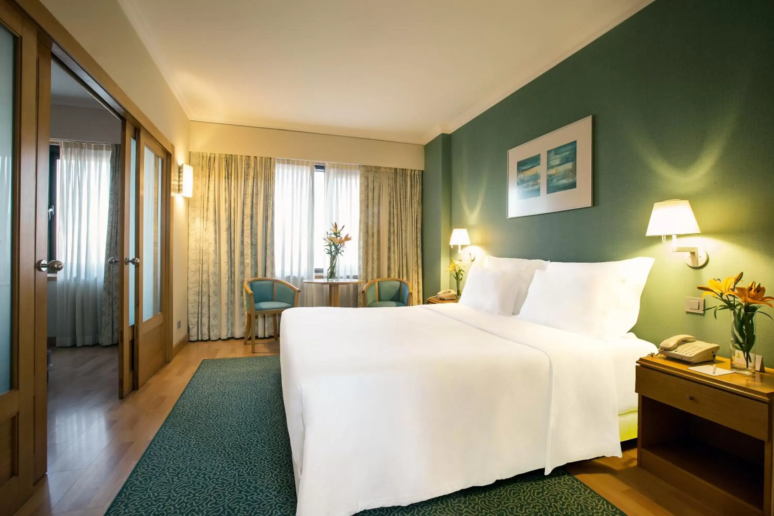 Bedroom, Bed in SANA Metropolitan Hotel