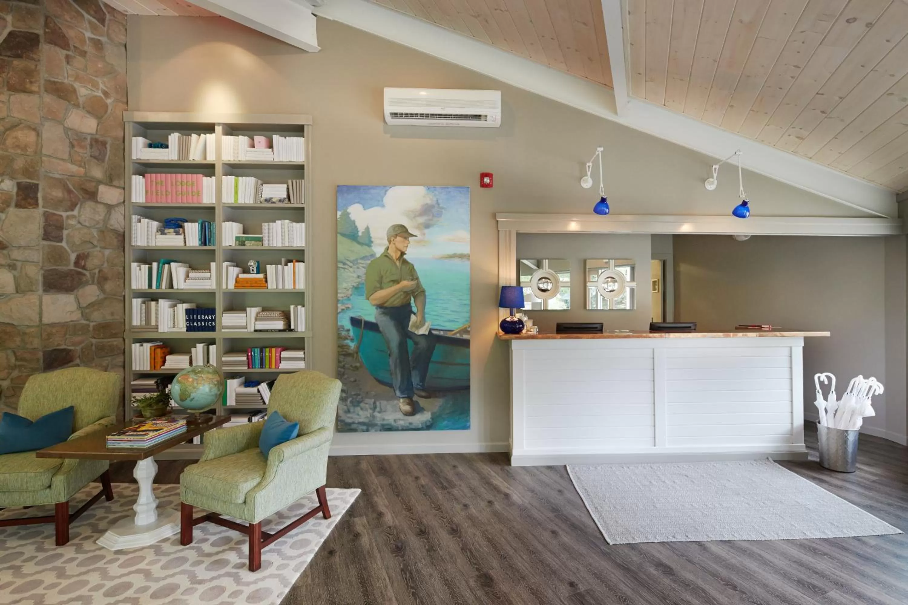 Communal lounge/ TV room in The Lodge on the Cove