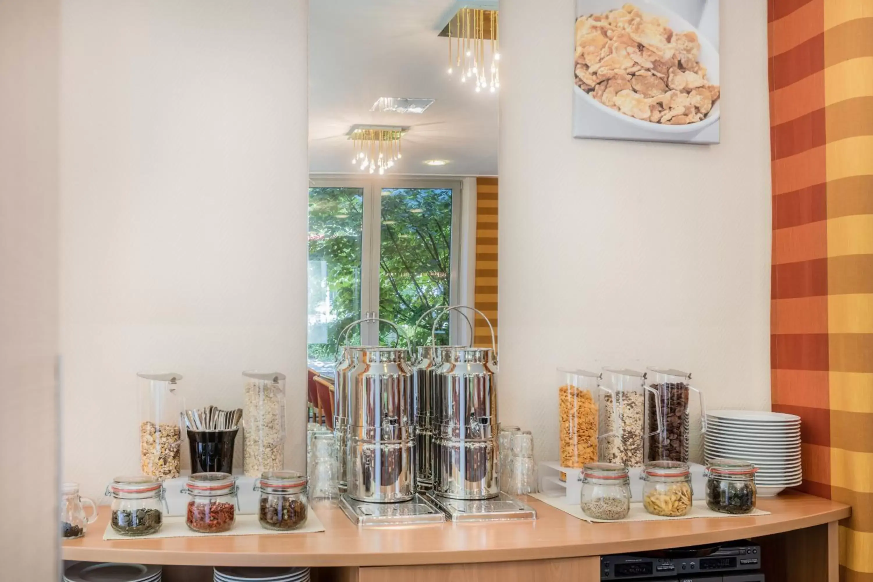 Coffee/tea facilities in Select Hotel Solingen