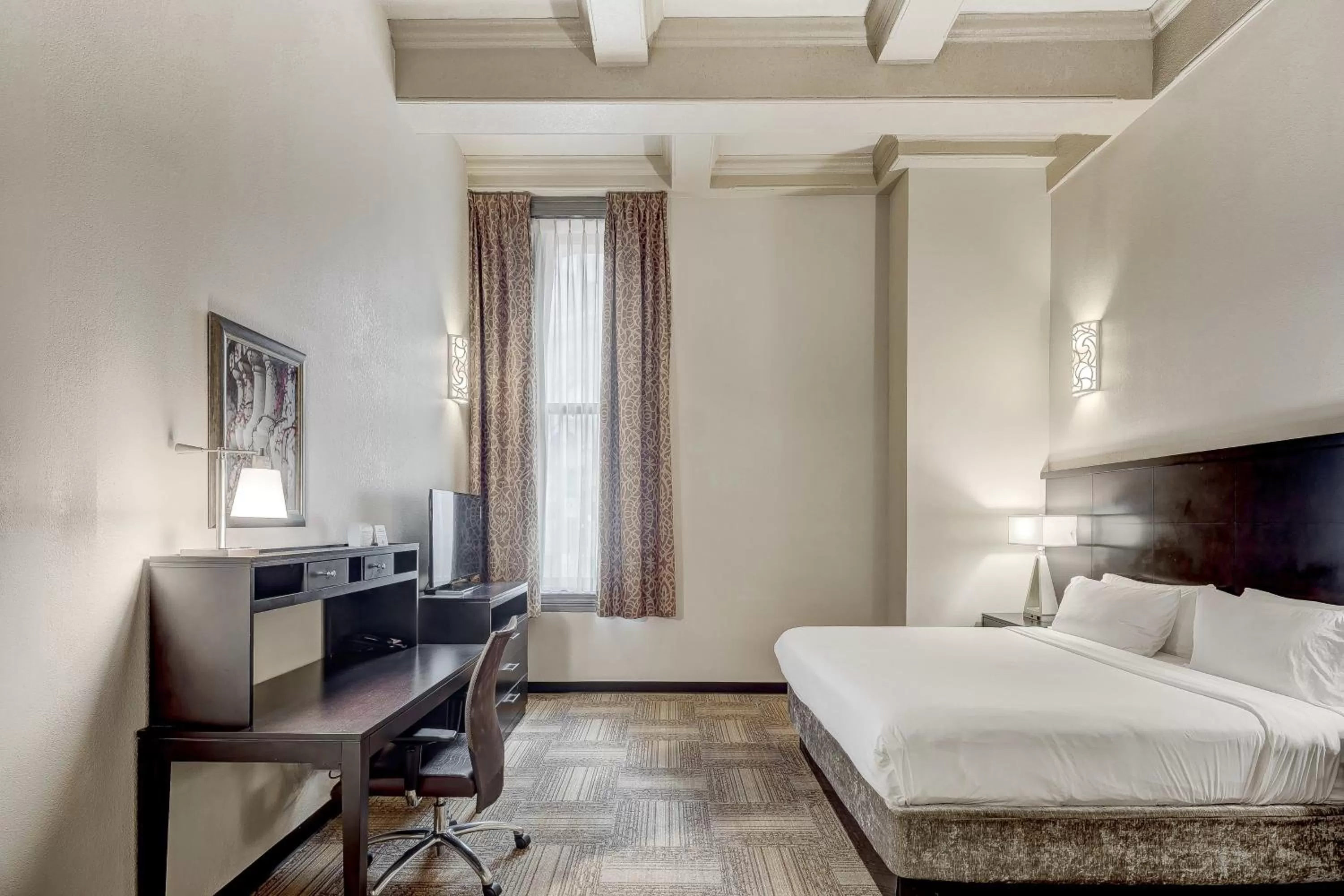 Photo of the whole room, Bed in Staybridge Suites Baltimore - Inner Harbor by IHG