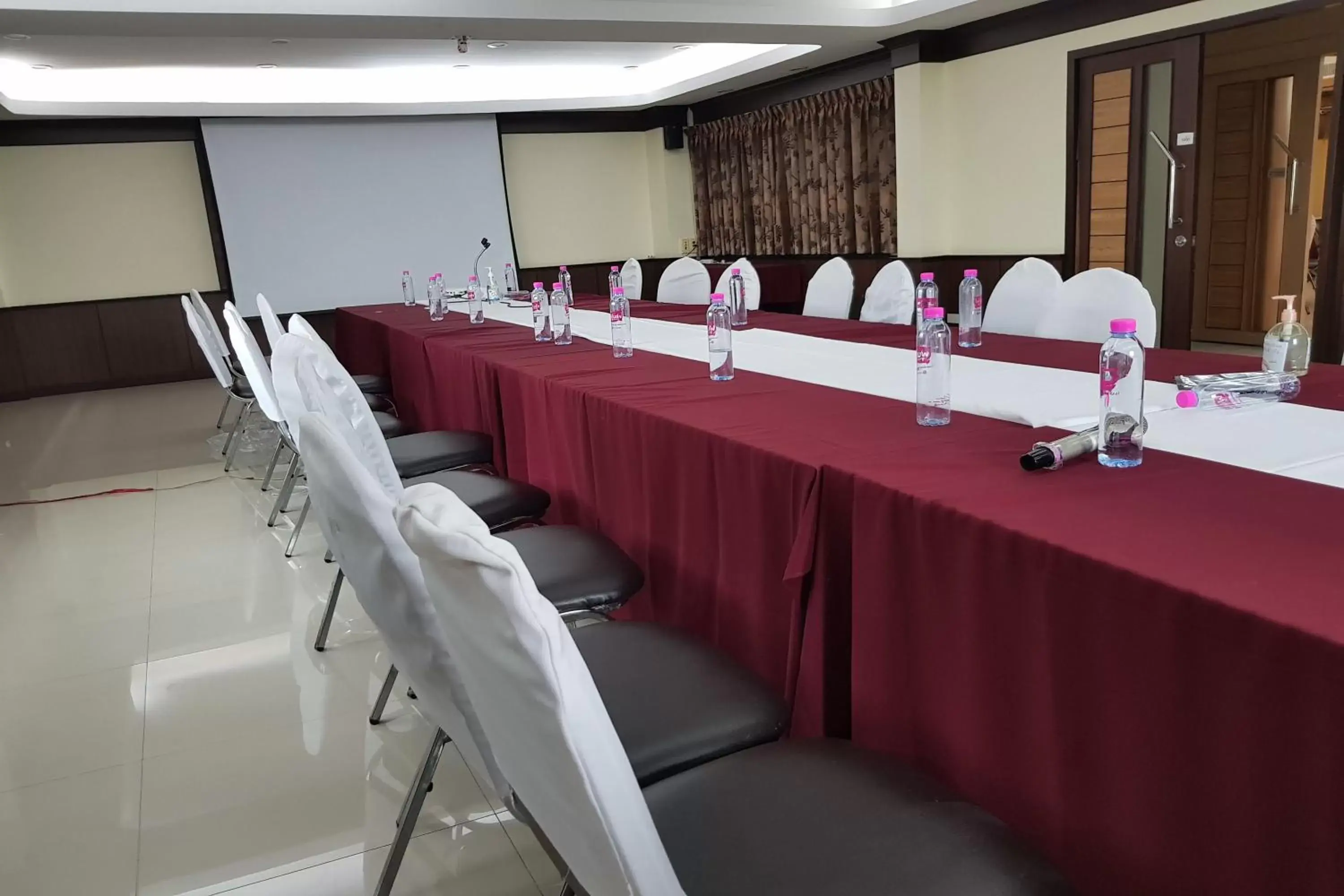 Meeting/conference room in Poonsook Phitsanulok Hotel SHA Plus