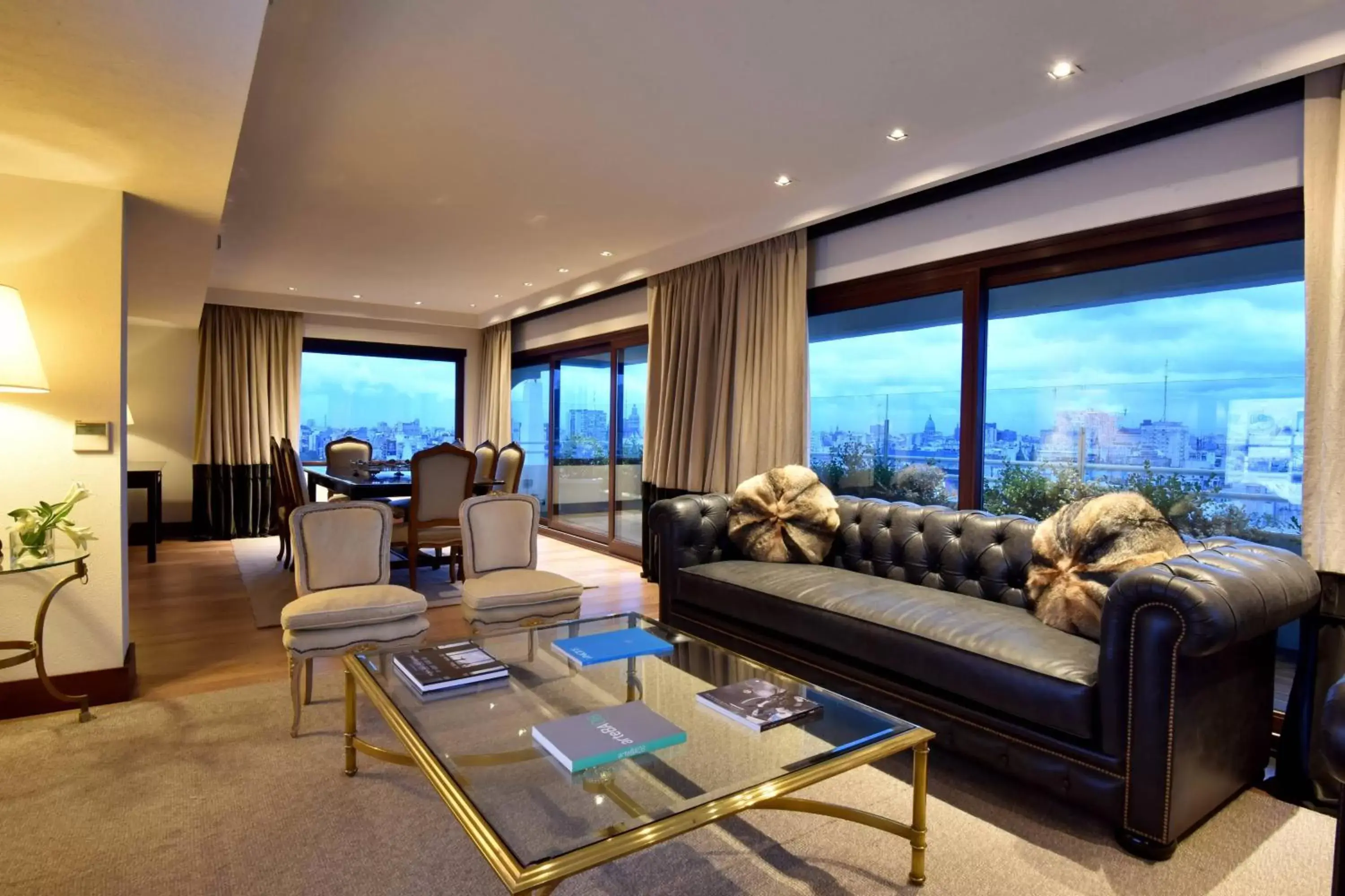 Living room, Seating Area in Buenos Aires Marriott