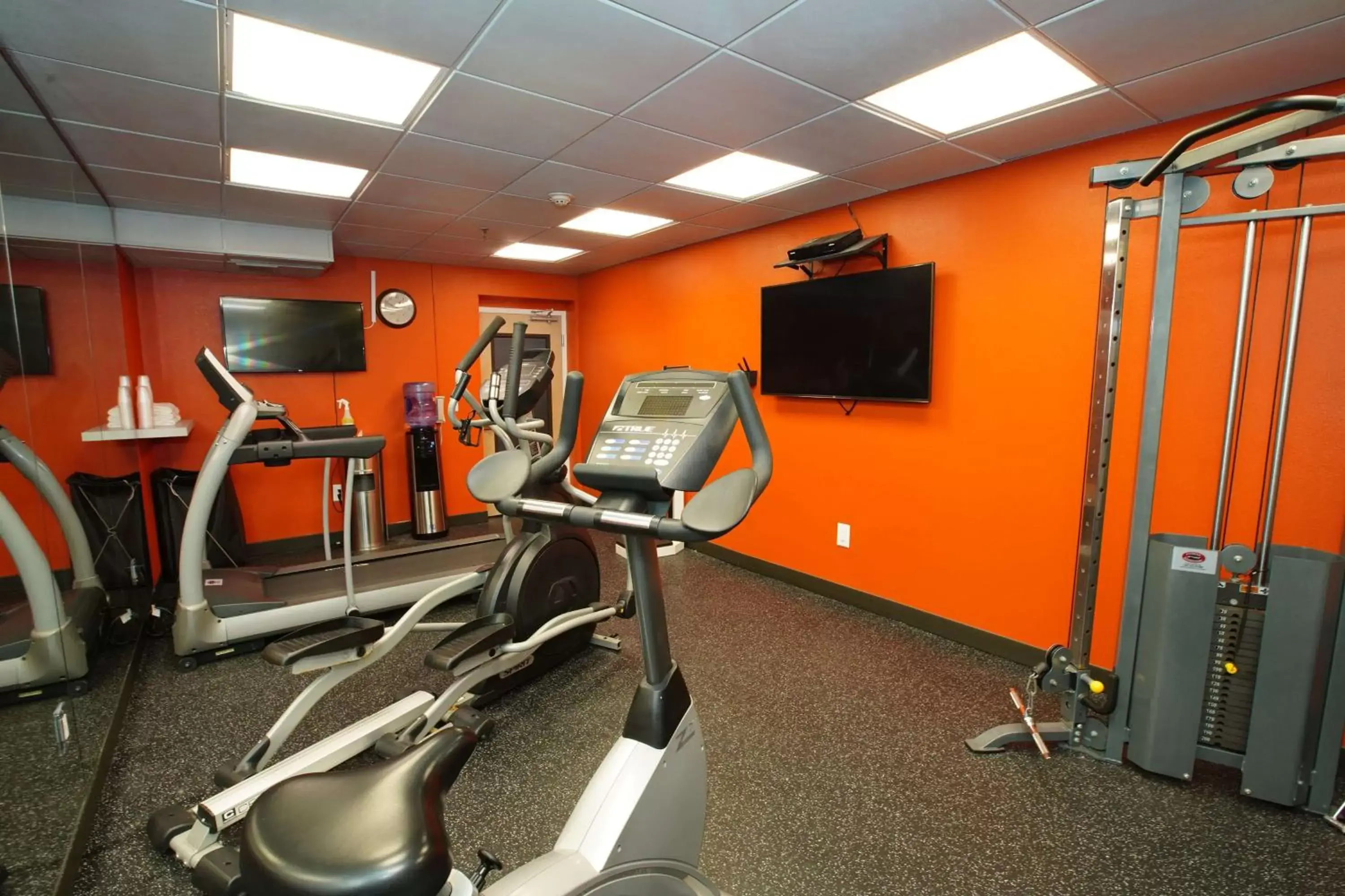 Fitness centre/facilities, Fitness Center/Facilities in Best Western Paramus Hotel & Suites