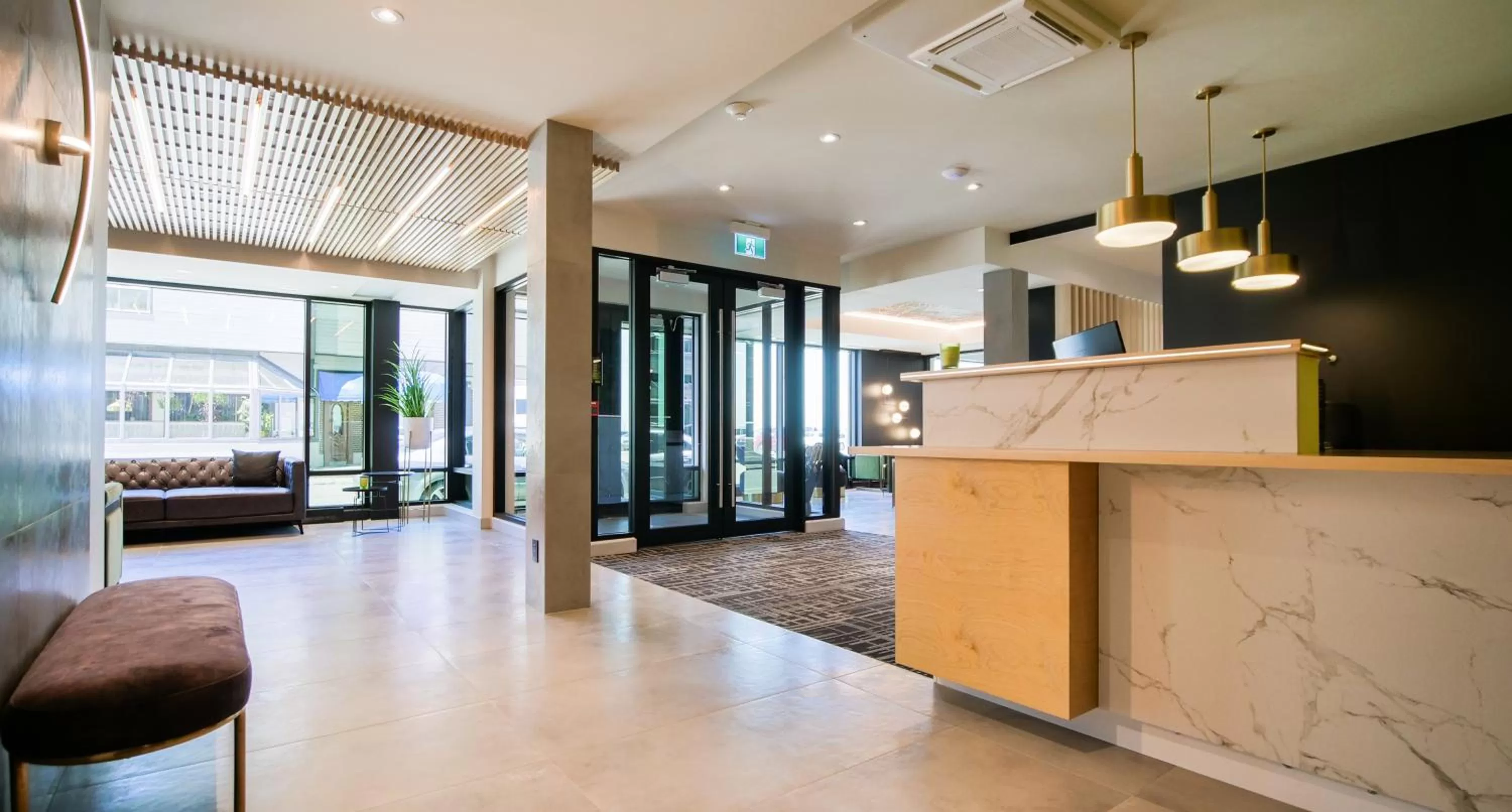 Lobby or reception in Hôtel Saint-Germain Rimouski