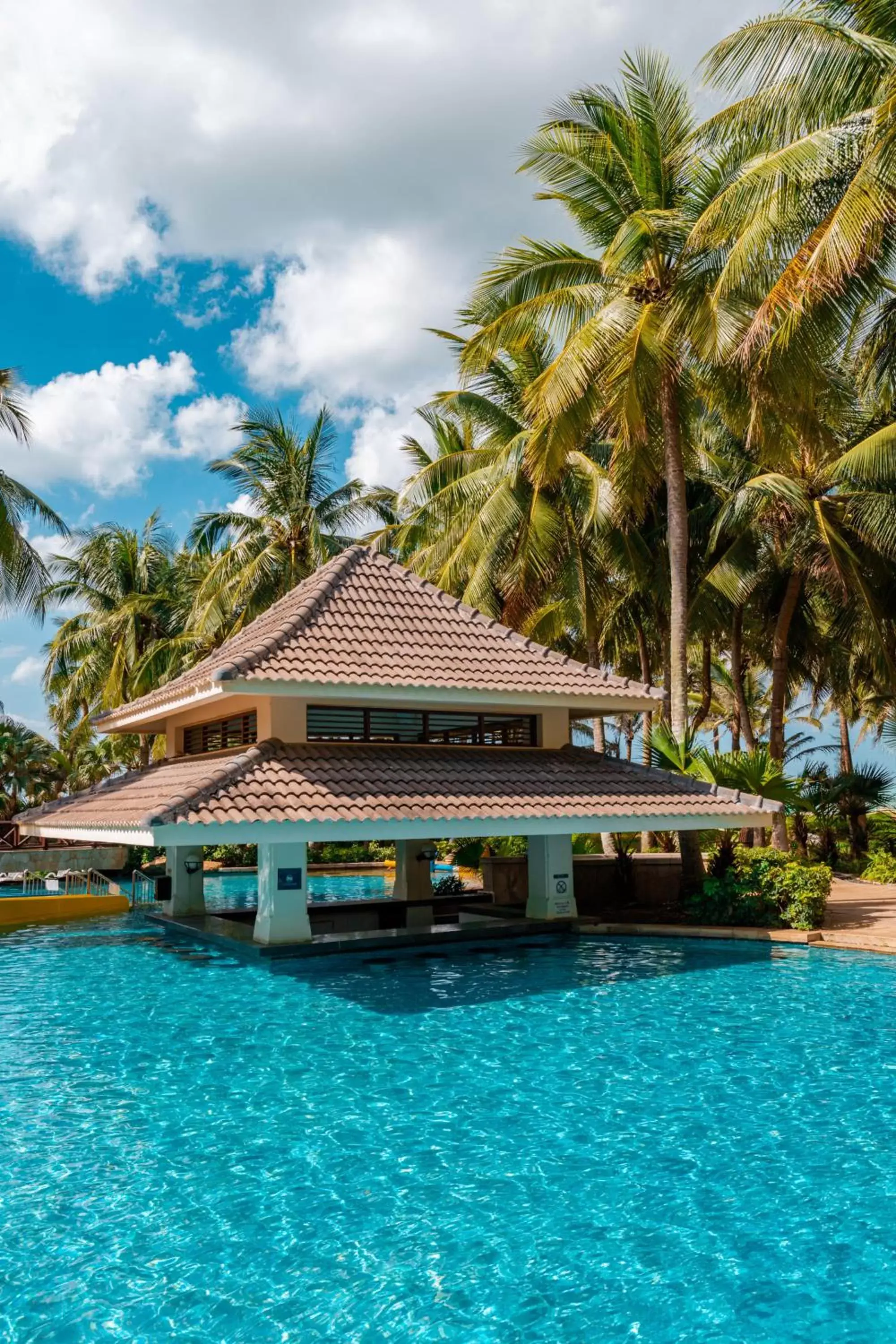 Pool view, Swimming Pool in Sheraton Haikou Hotel