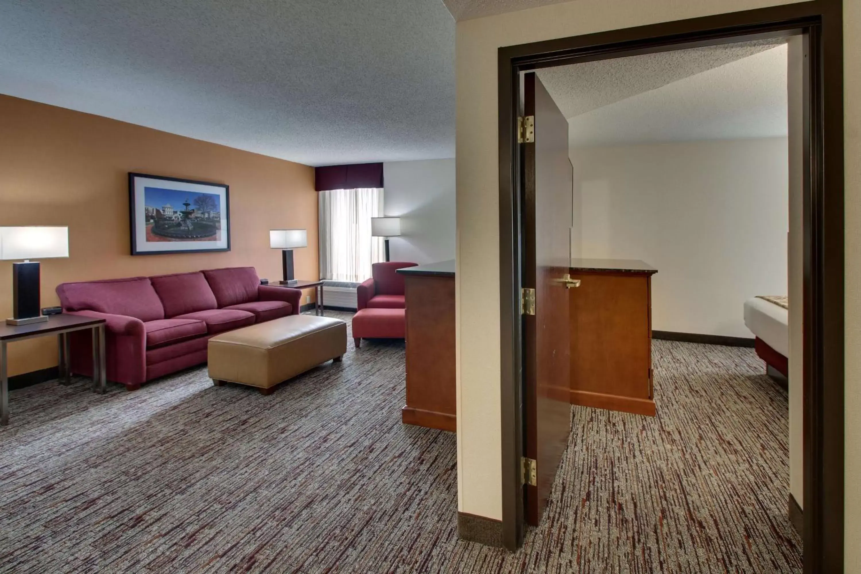 Photo of the whole room, Seating Area in Drury Inn & Suites Bowling Green