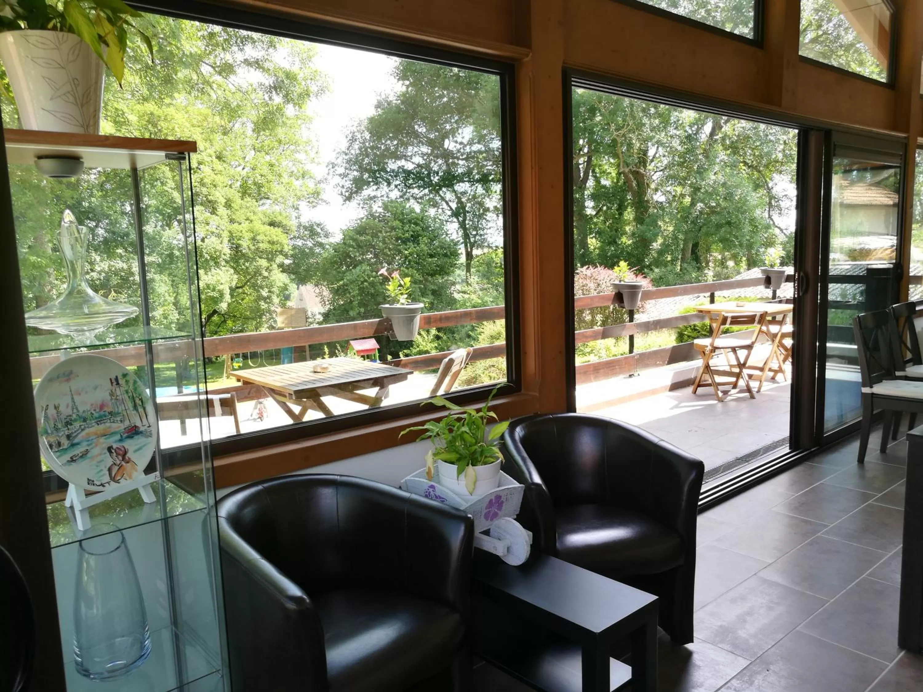 Living room, Pool View in La Rose des Vents