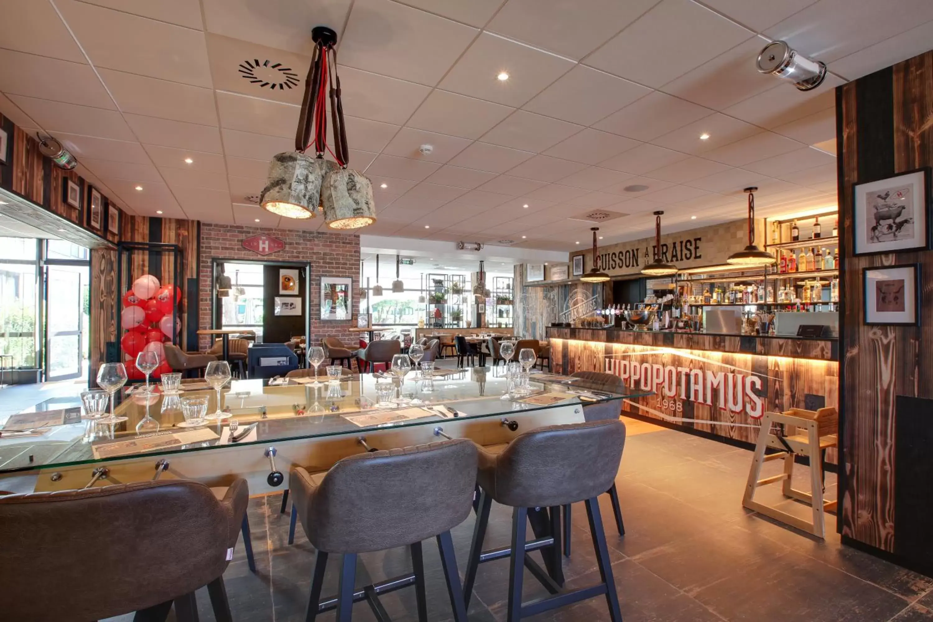 Lounge or bar, Restaurant/Places to Eat in Novotel Bordeaux Mérignac