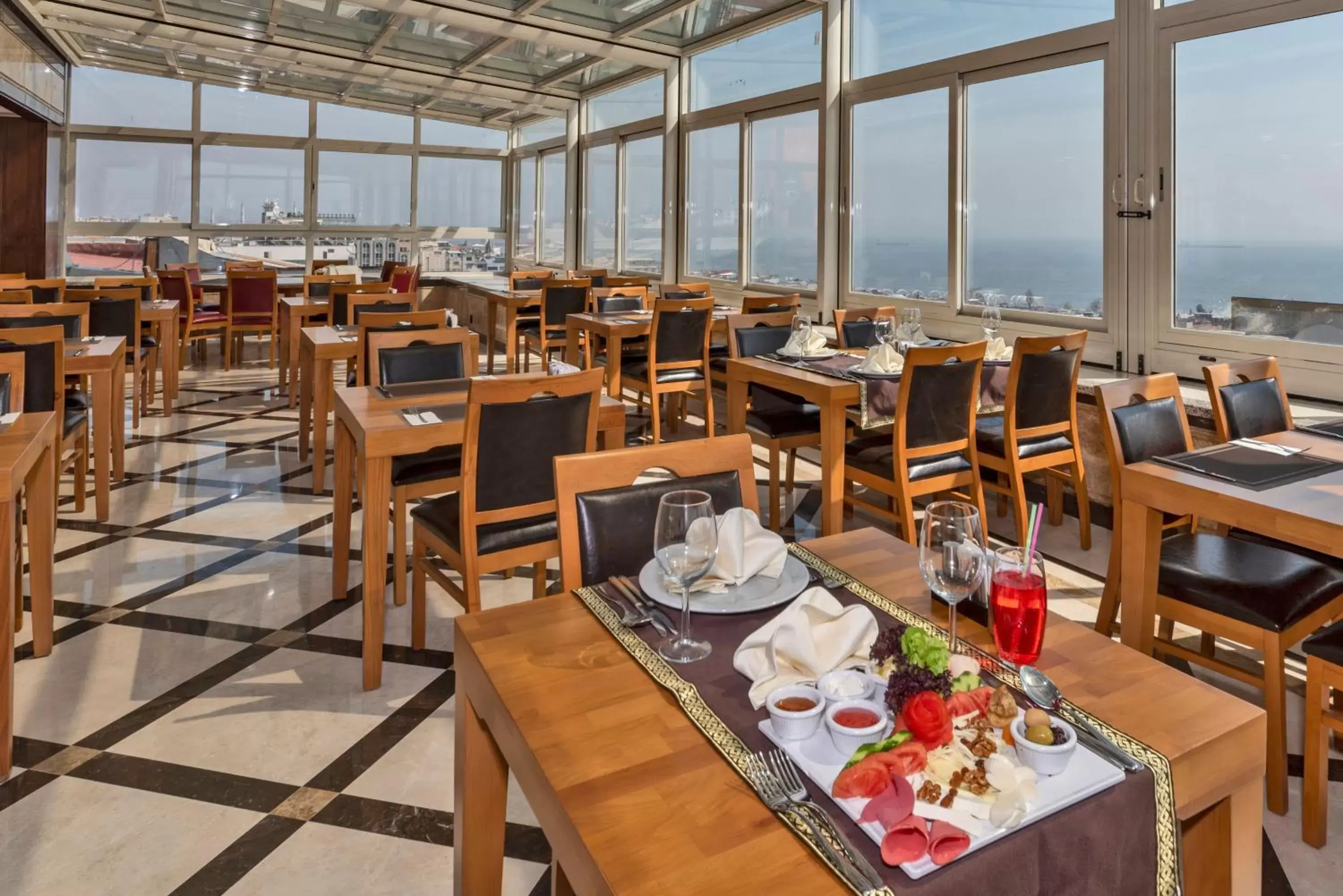 Restaurant/Places to Eat in Piya Sport Hotel