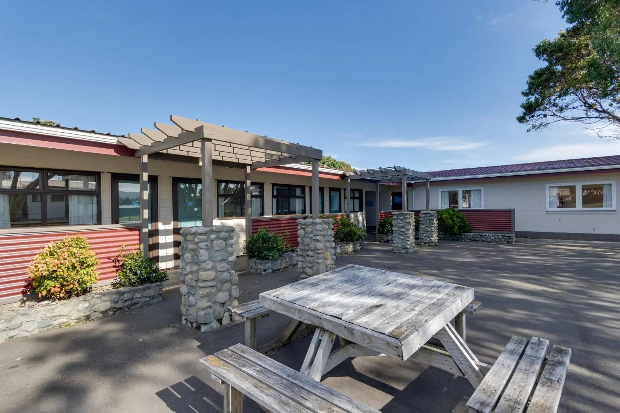 Property building in Wellington TOP 10 Holiday Park Property building in Wellington TOP 10 Holiday Park