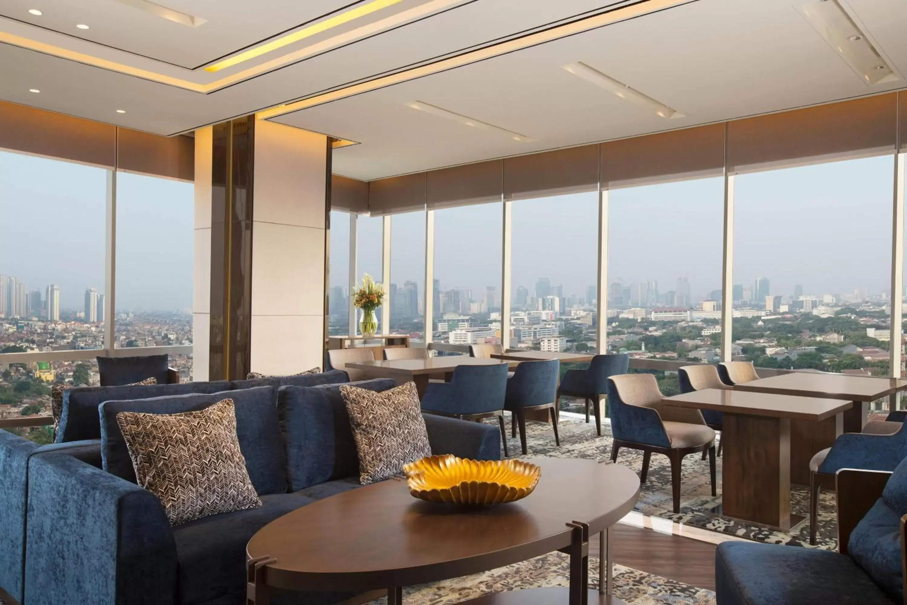 Lounge or bar in Sheraton Grand Jakarta Gandaria City Hotel