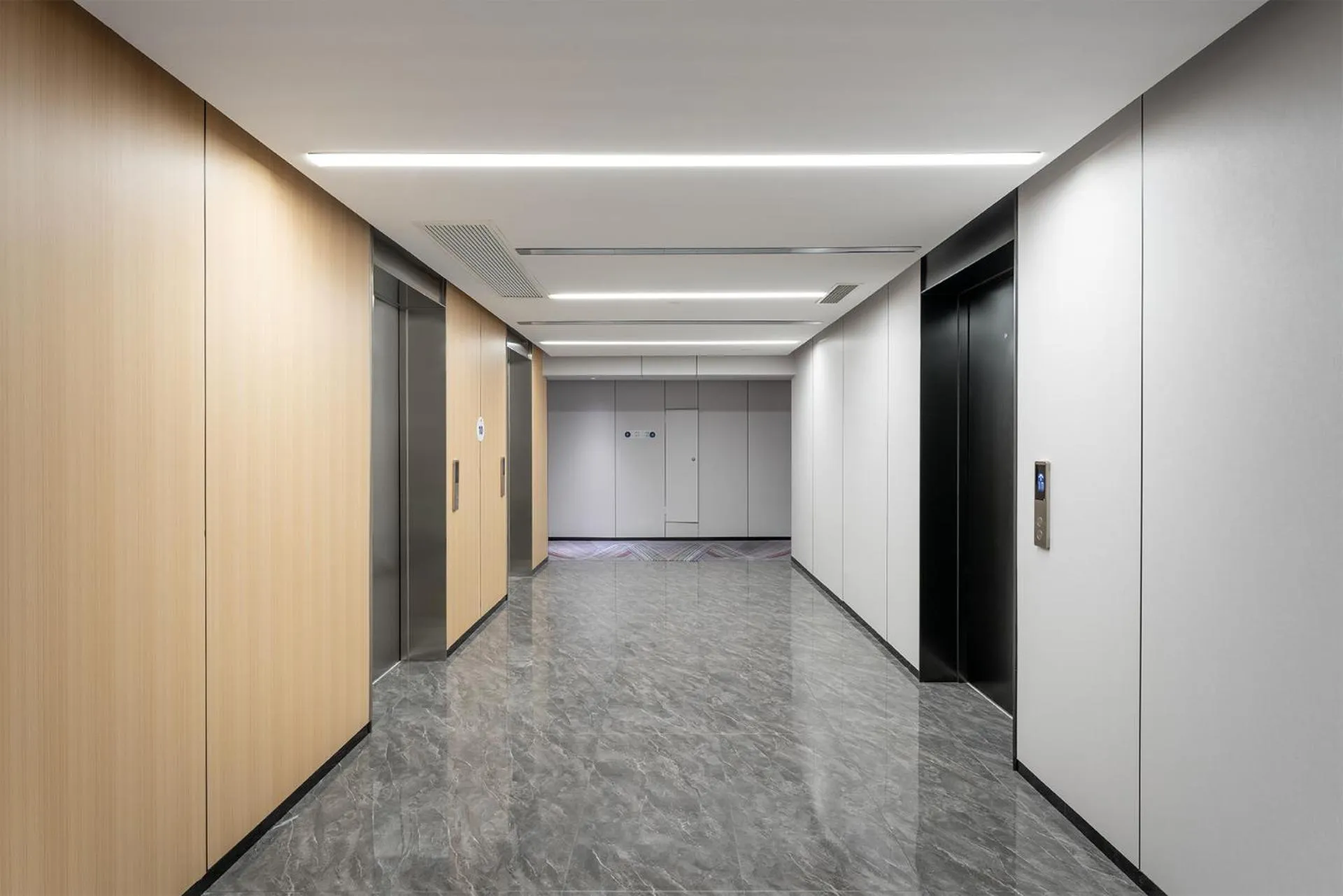 elevator in Holiday Inn Express Nanning Convention&Exhibition