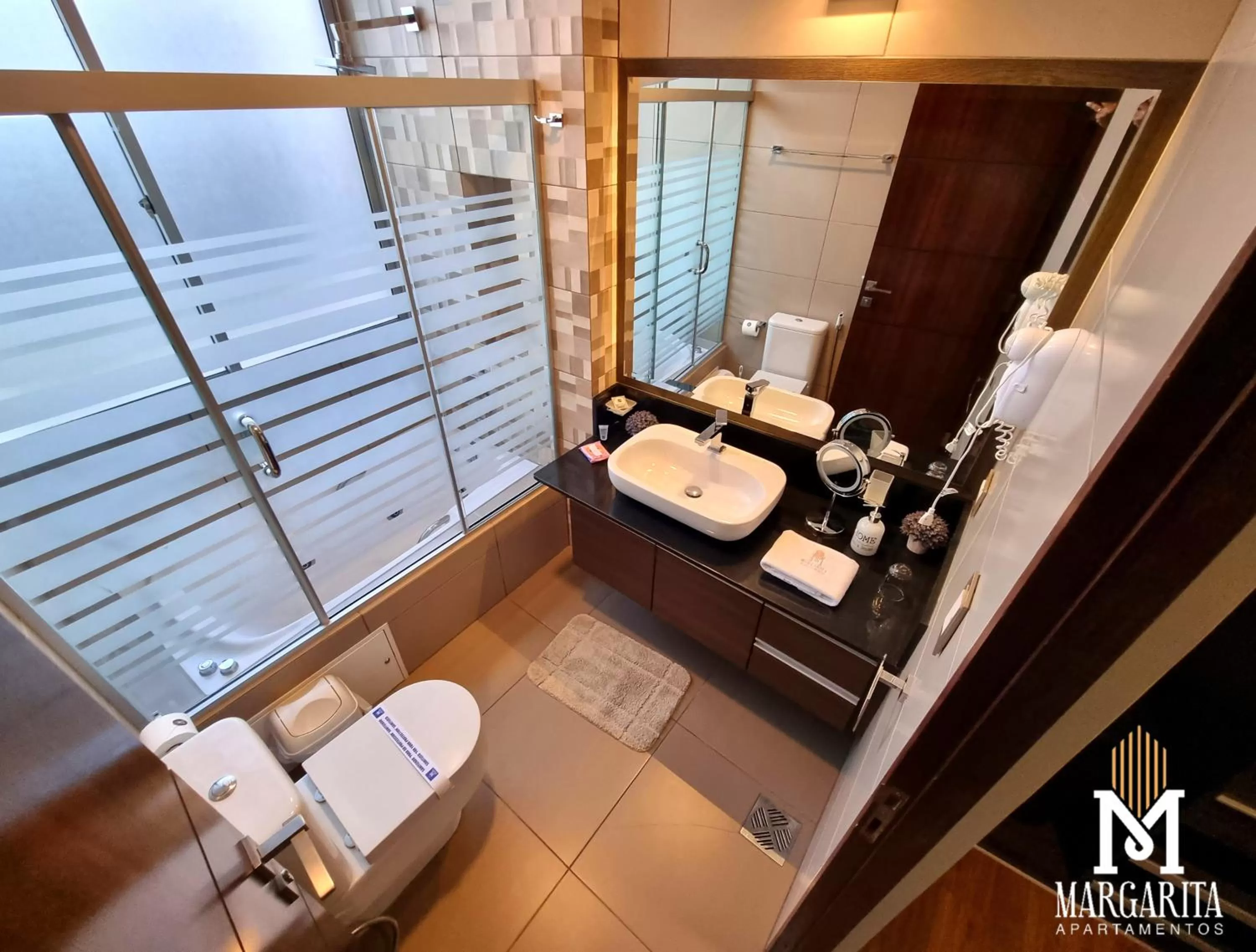 Shower in Margarita Apartamentos