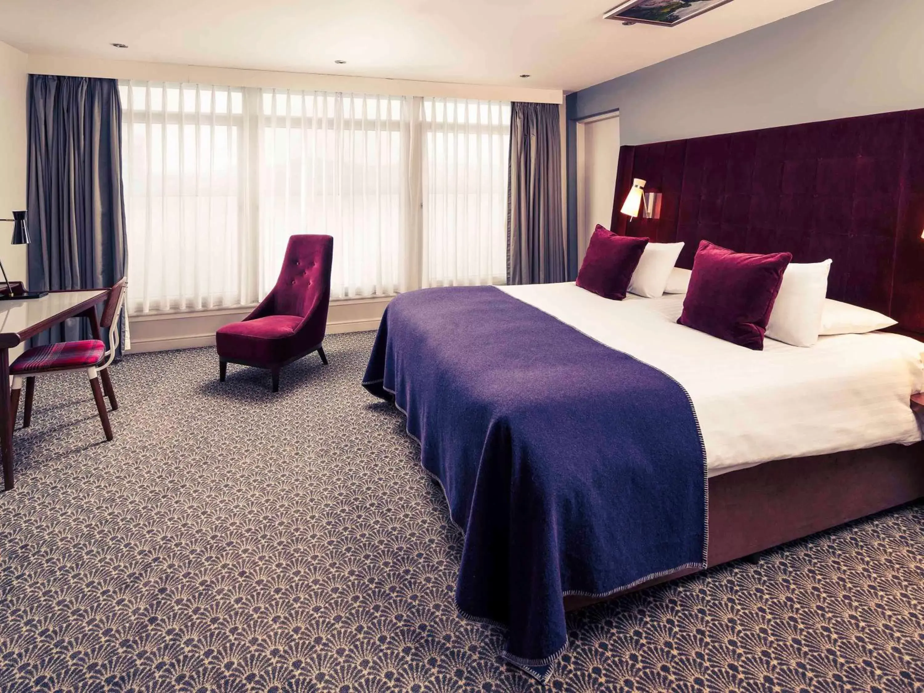 Photo of the whole room, Bed in Mercure Inverness Hotel