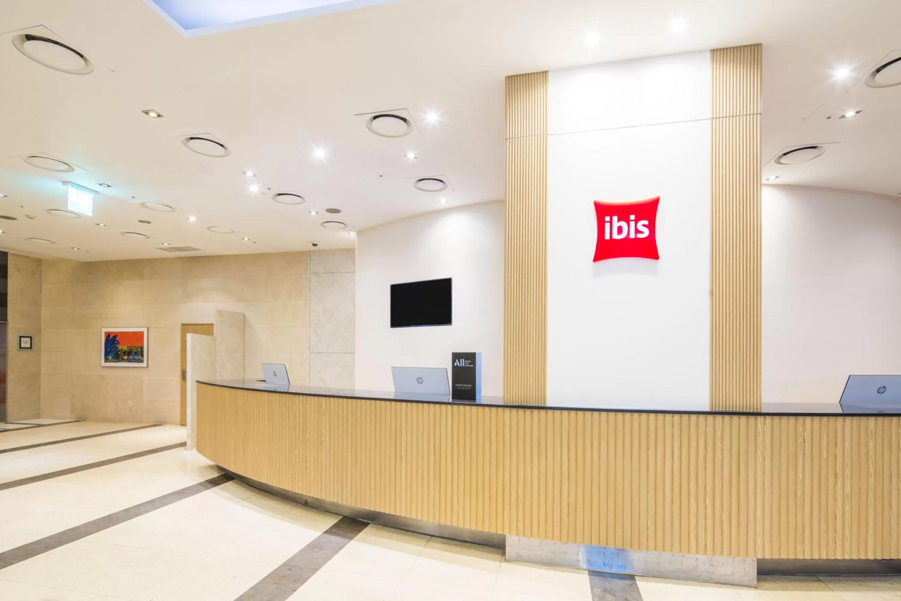 Lobby or reception in Ibis Ambassador Suwon