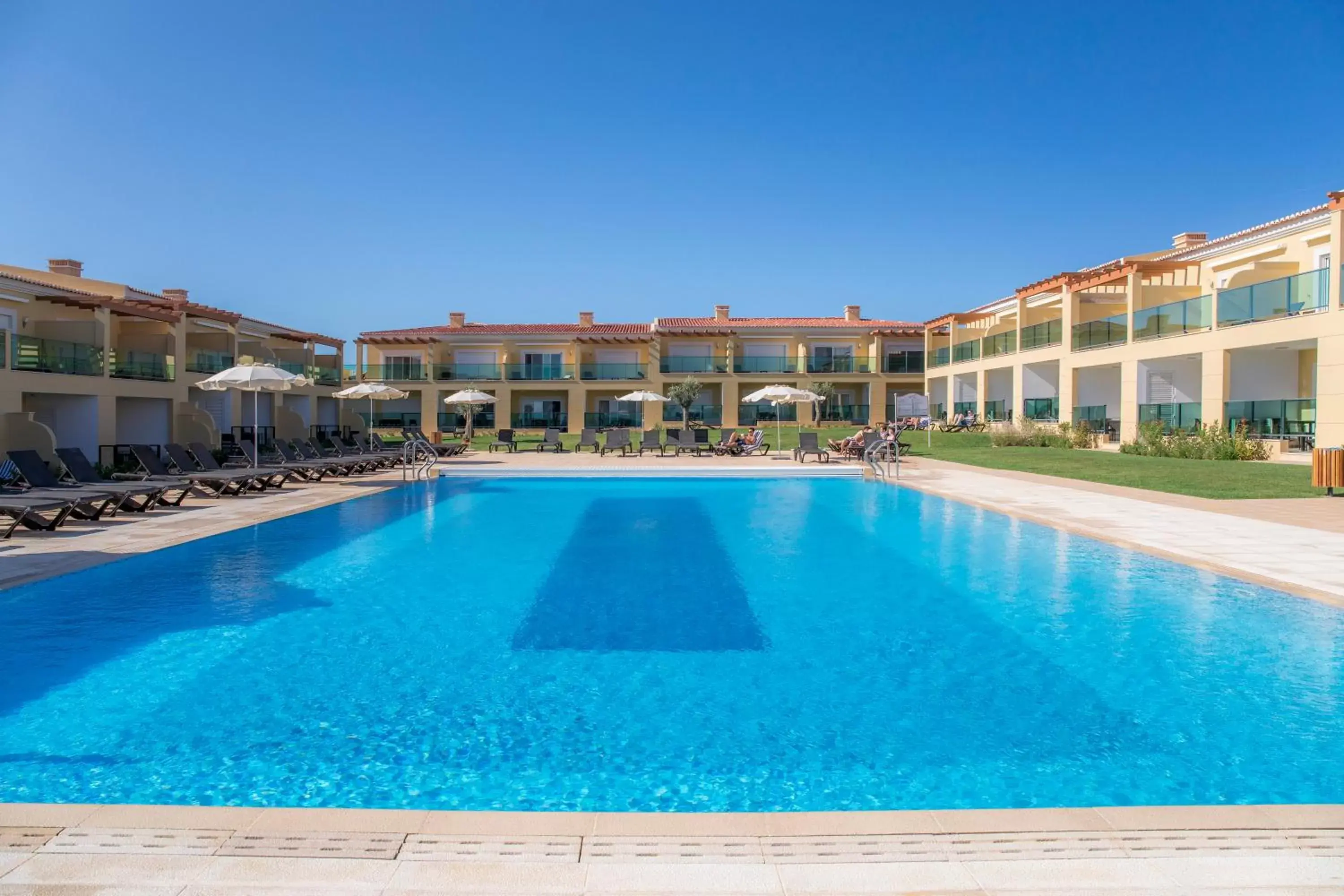 Swimming pool in Boavista Golf & Spa - Bela Colina Holidays Swimming pool in Boavista Golf & Spa - Bela Colina Holidays