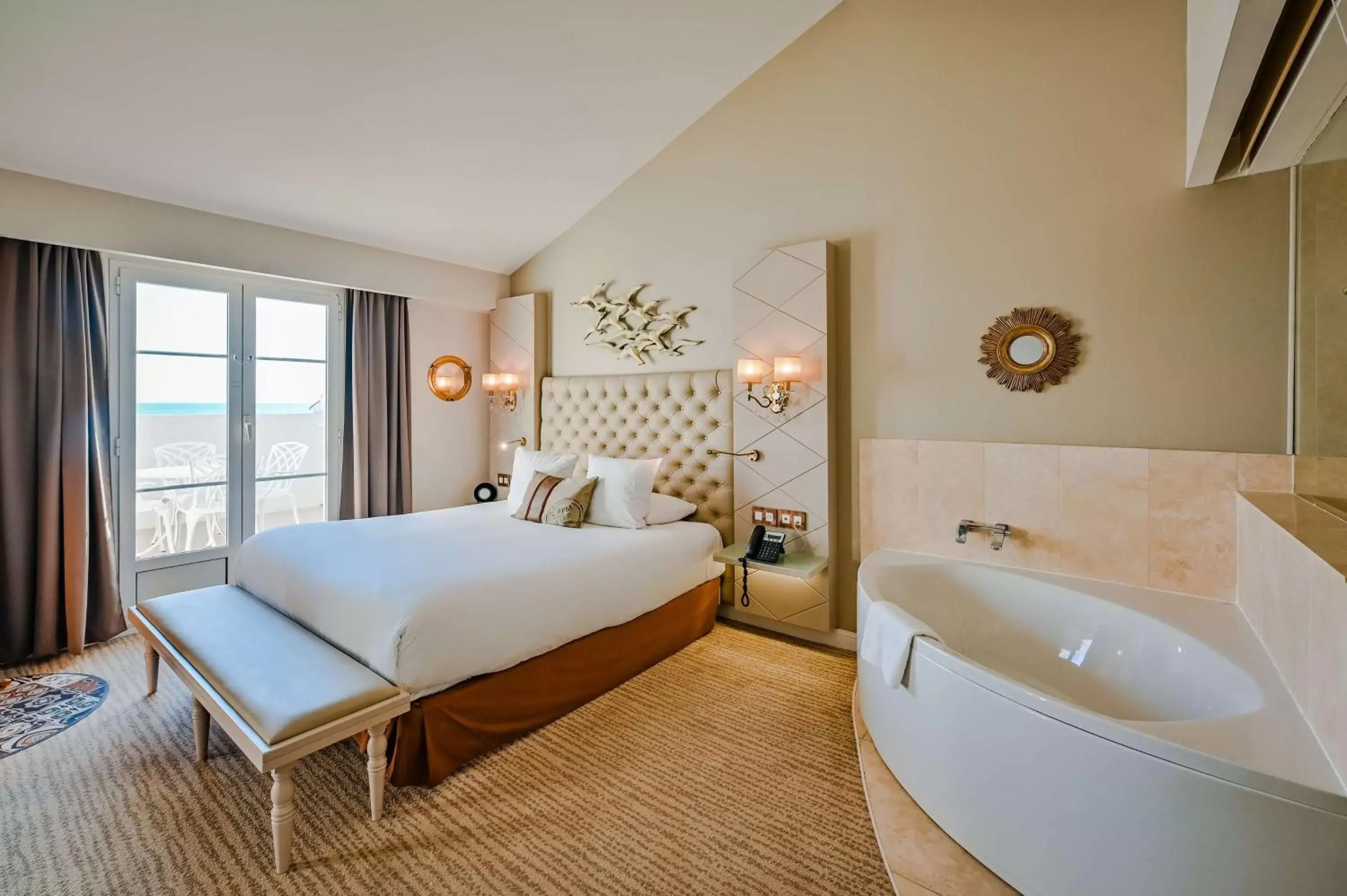 Bed in Grand Hotel Des Sablettes Plage, Curio Collection By Hilton