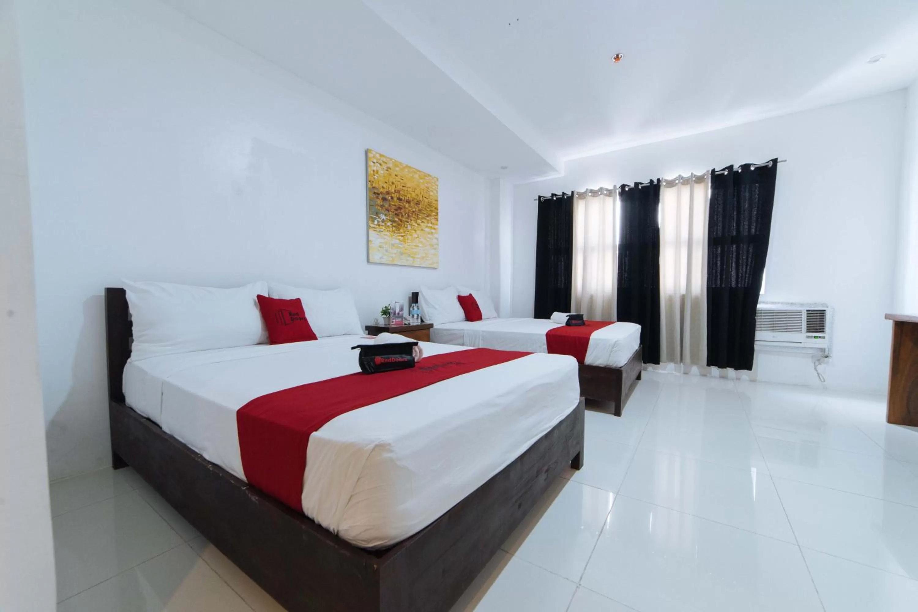 Bed in RedDoorz Plus @ San Roque Roxas City