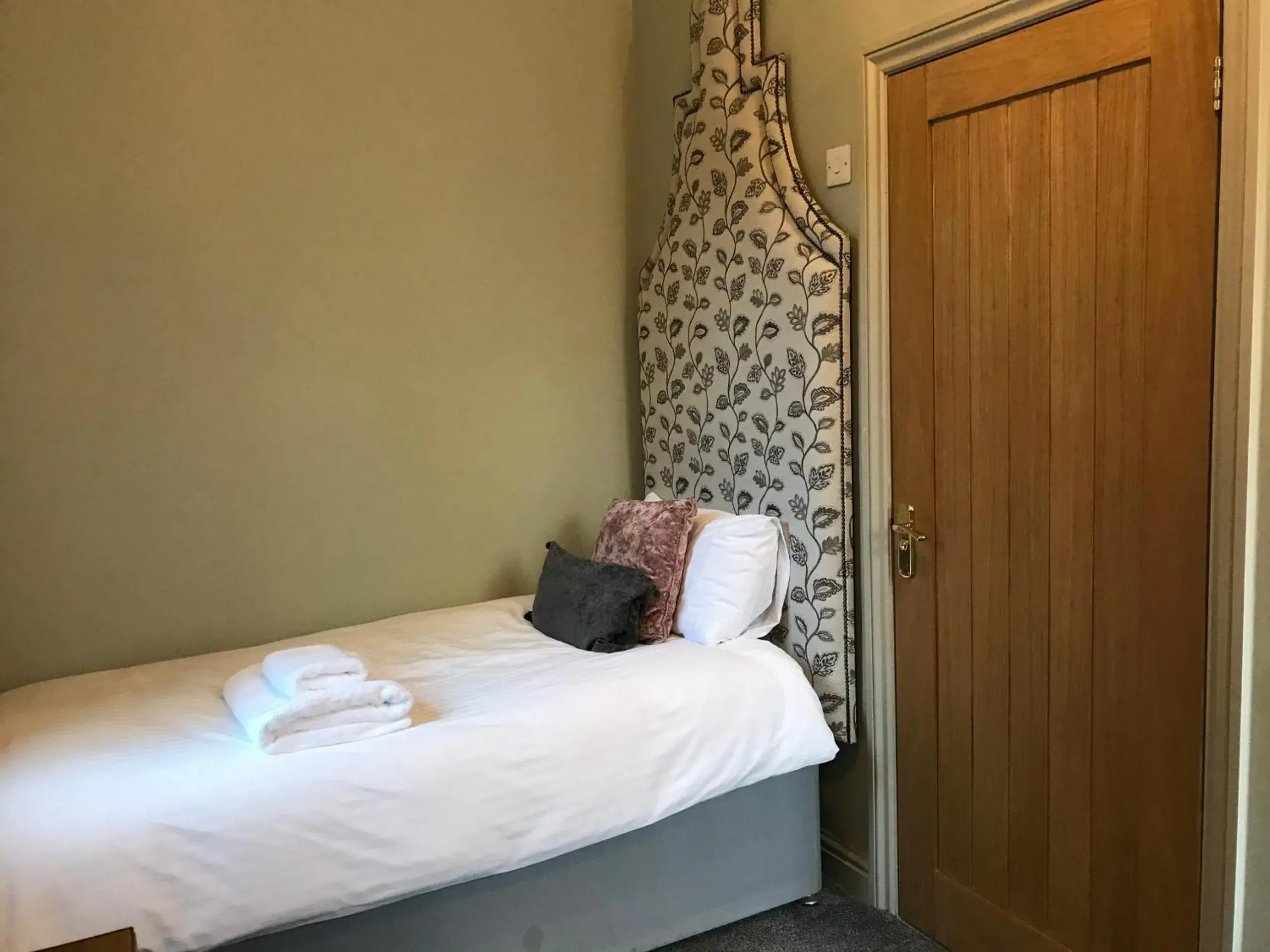 Bed in Welbeck Manor and Golf