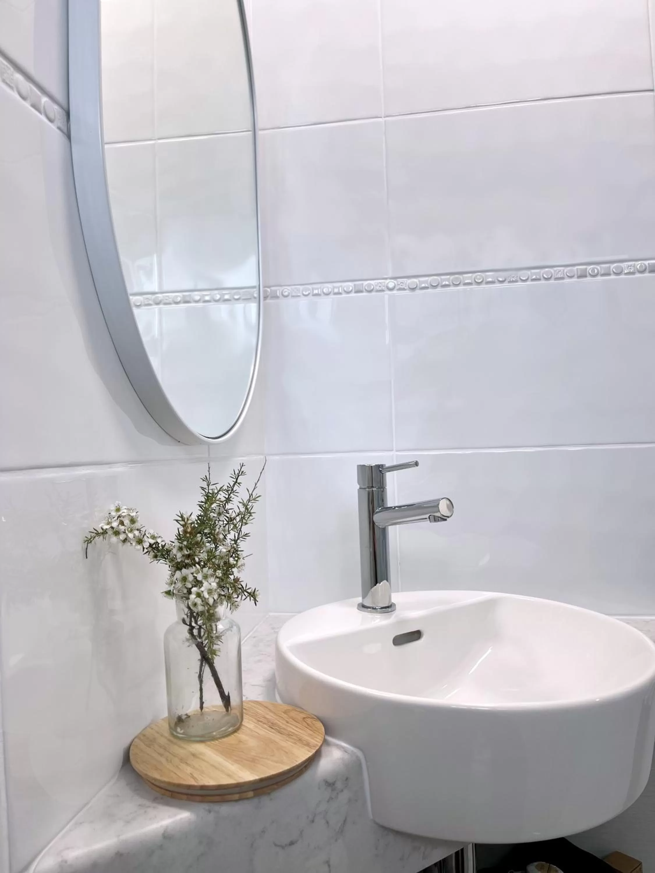 Shower in Araluen Motor Lodge