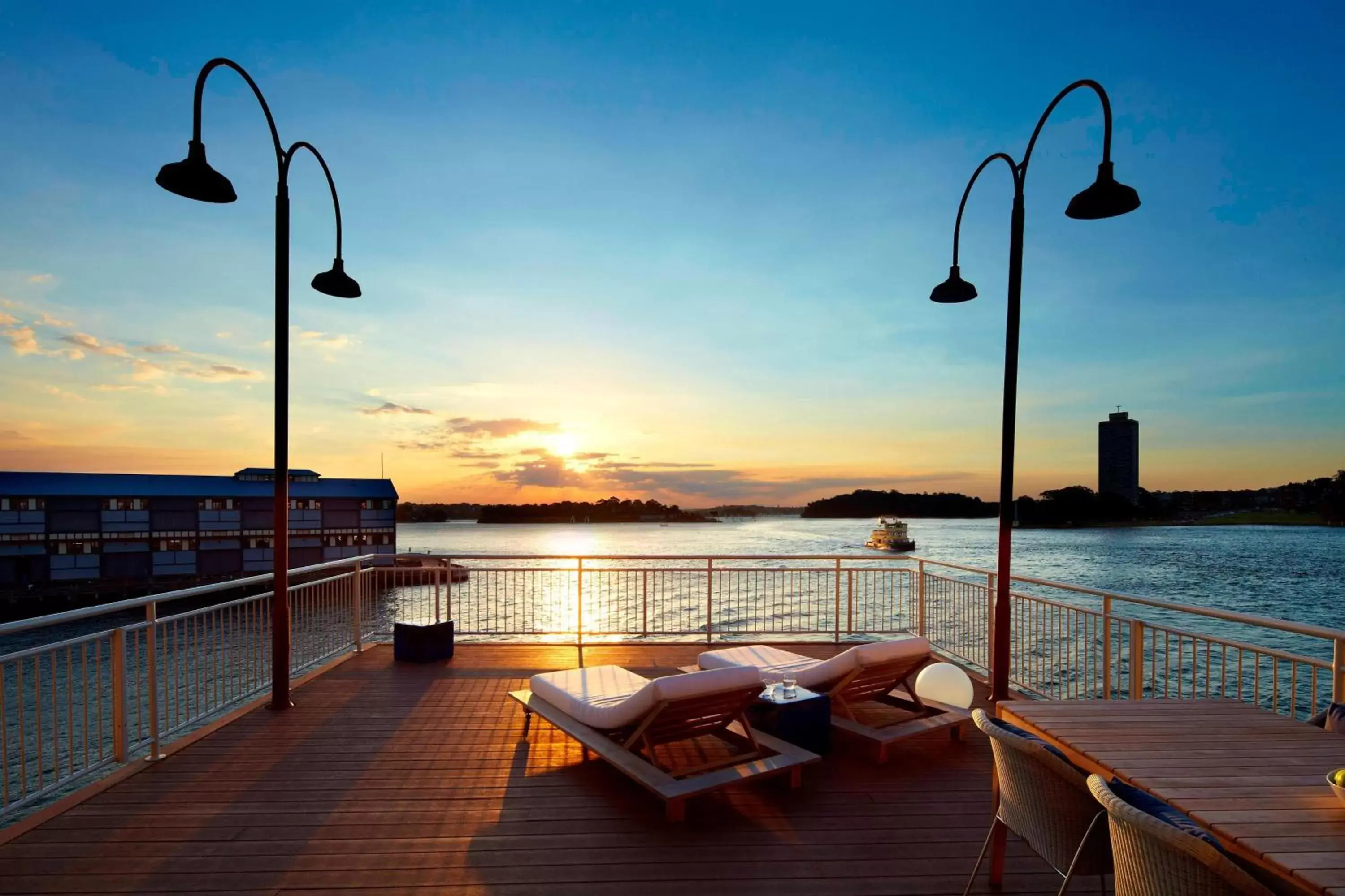 Photo of the whole room, Sunrise/Sunset in Pier One Sydney Harbour, Autograph Collection
