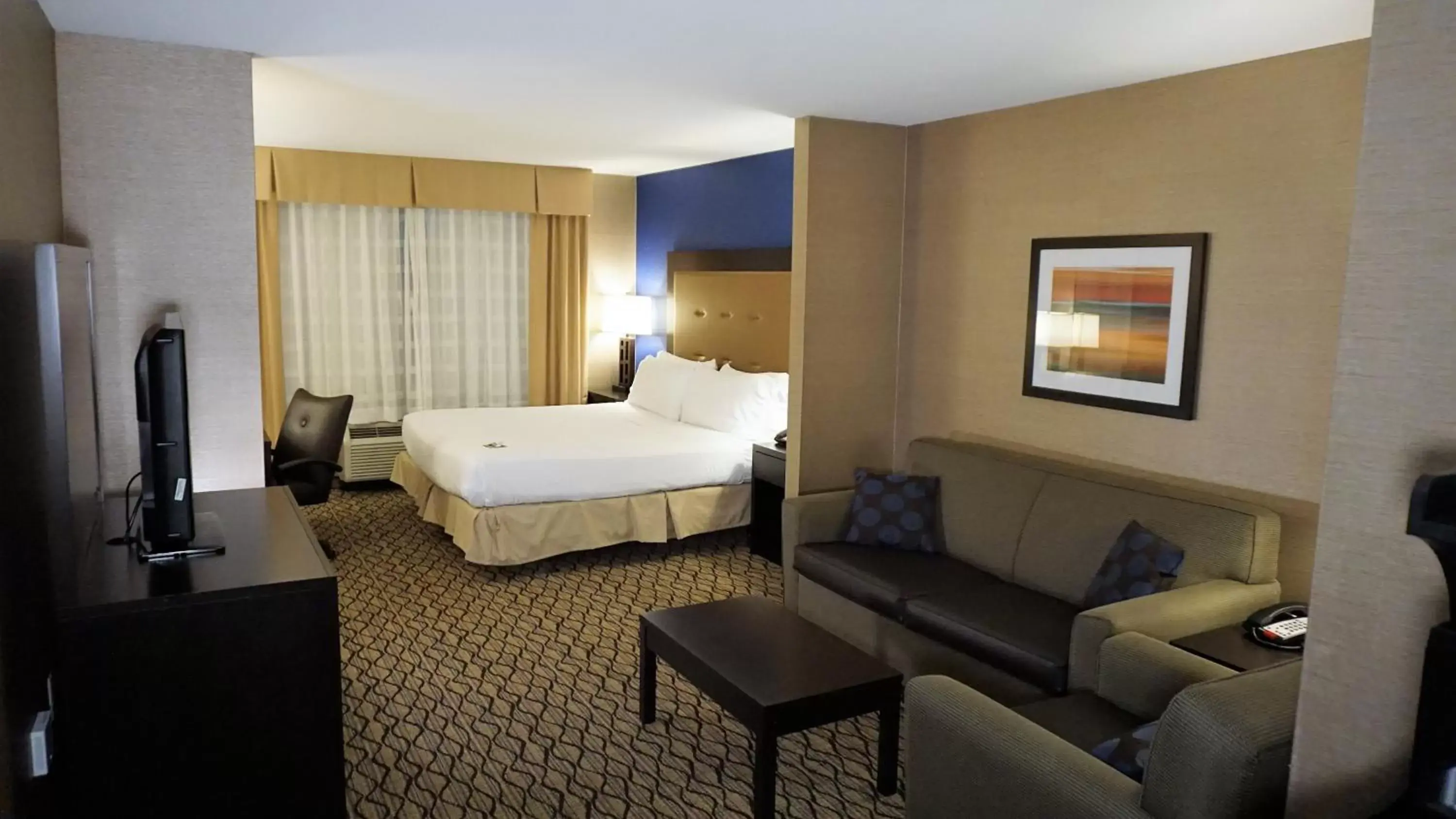 Bedroom, Bed in Holiday Inn Express & Suites Gibson by IHG Bedroom, Bed in Holiday Inn Express & Suites Gibson by IHG