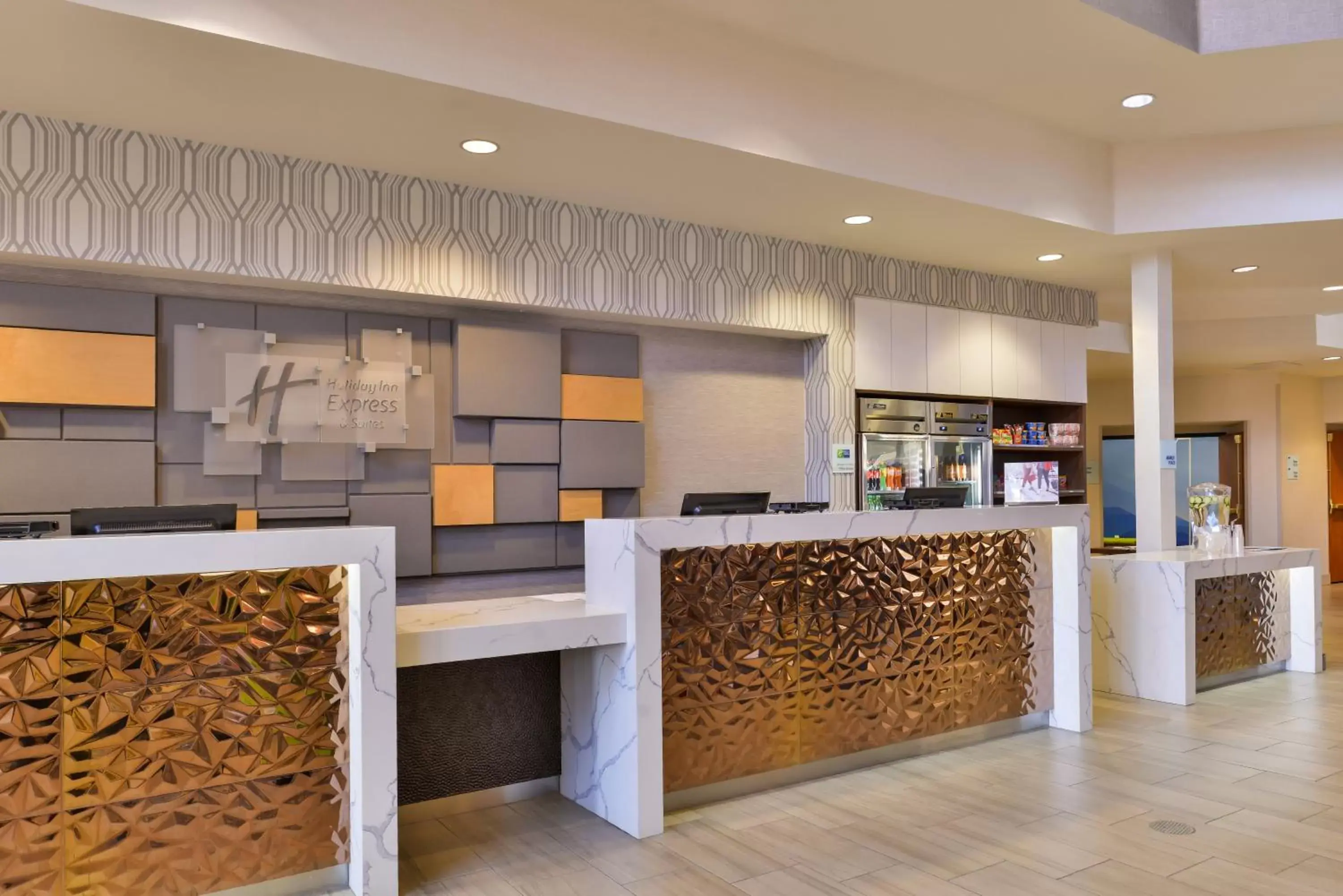 Lobby or reception in HOLIDAY INN EXPRESS & SUITES ELK GROVE CENTRAL - HWY 99, an IHG Hotel