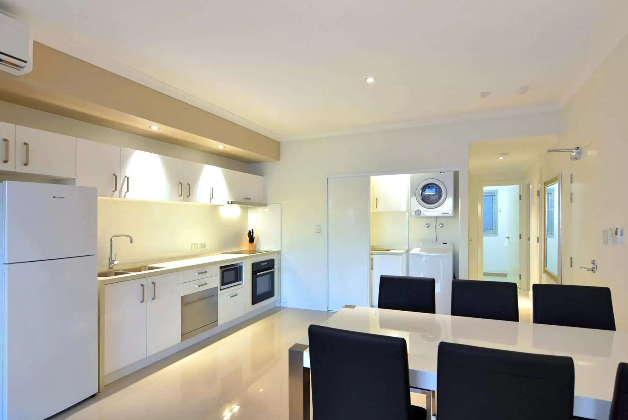 Kitchen or kitchenette, Kitchen/Kitchenette in Bunbury Seaview Apartments