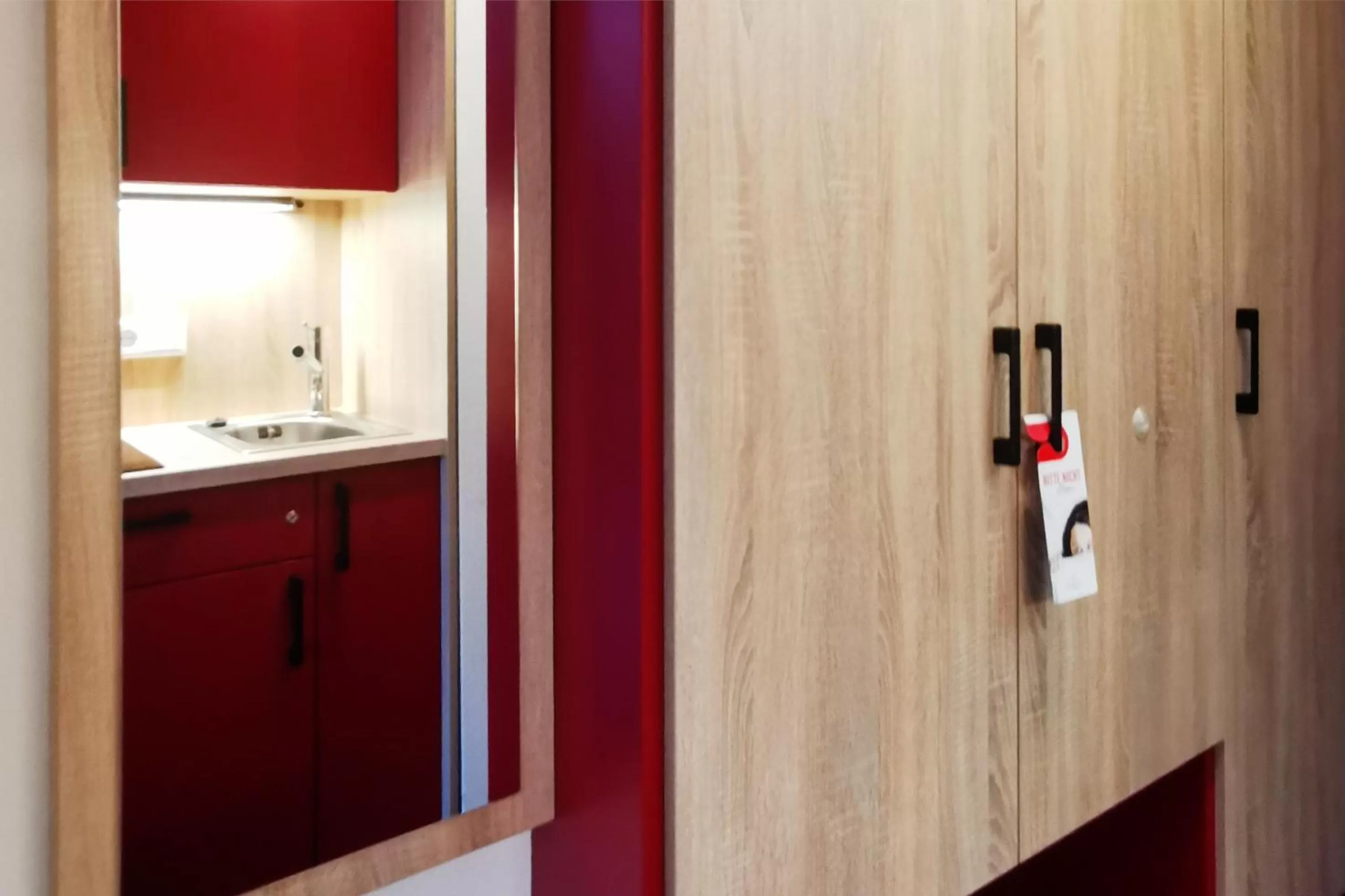 hair dresser in Plaza Hotel & Living Frankfurt