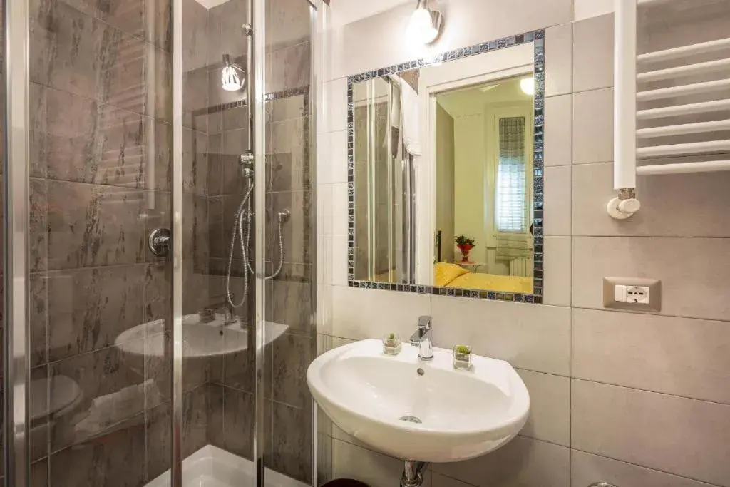 Toilet, Bathroom in Hotel Ferretti