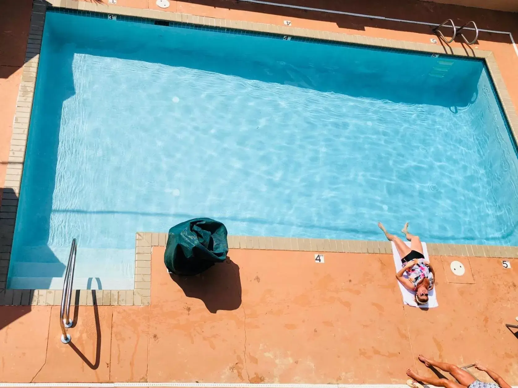 Swimming pool in Sundial Inn