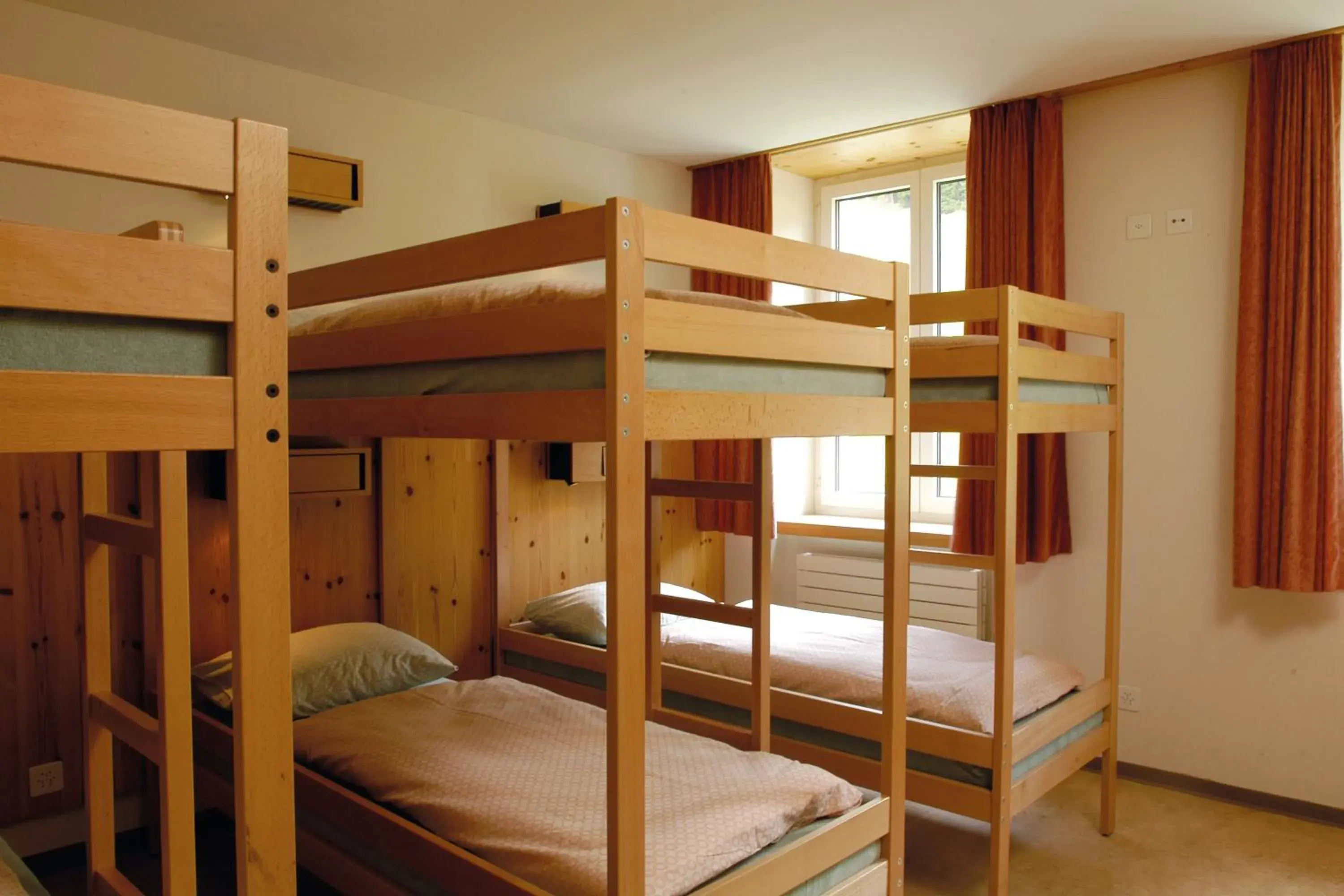 Photo of the whole room, Bunk Bed in Davos Youth Hostel