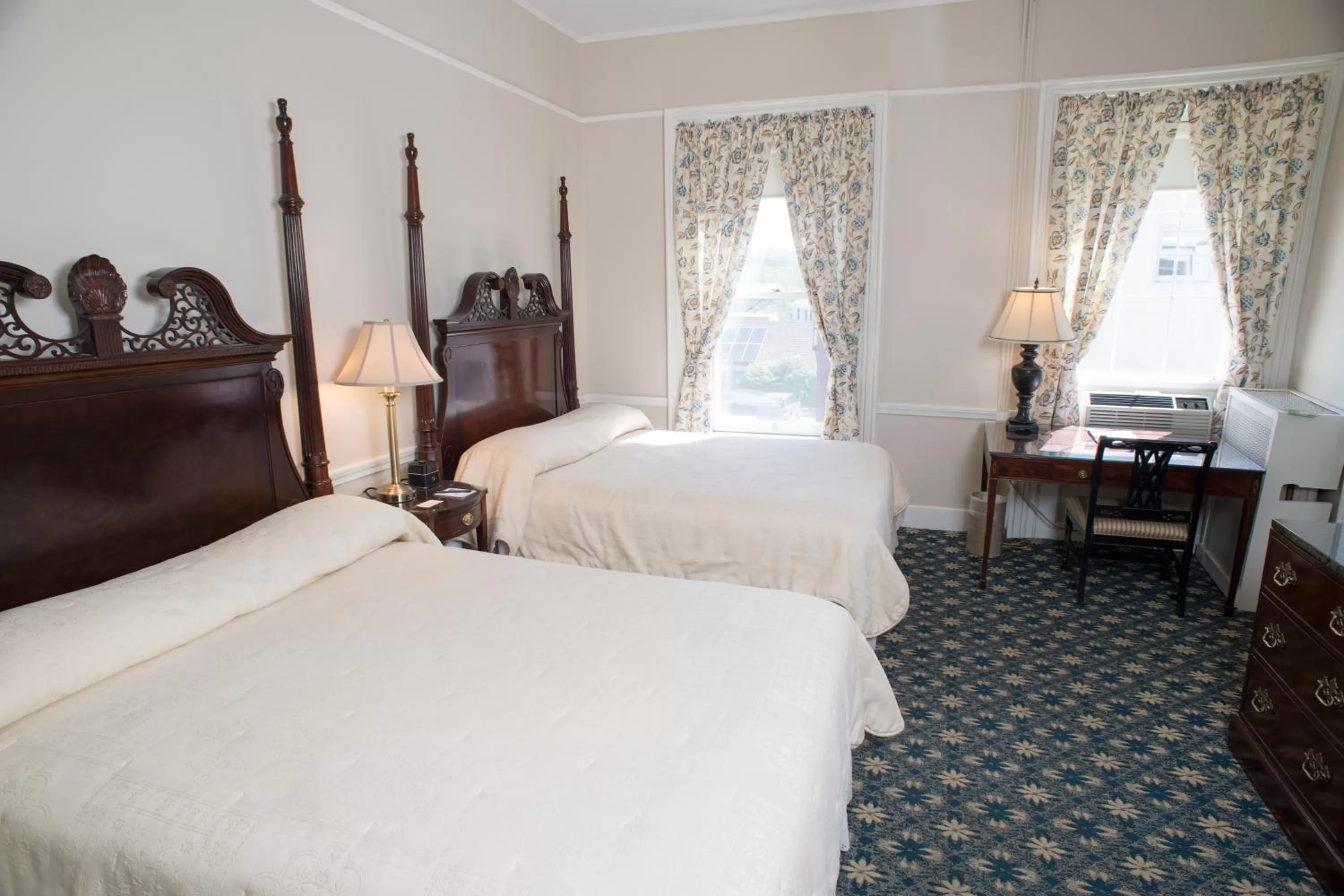 Bed in Middlebury Inn