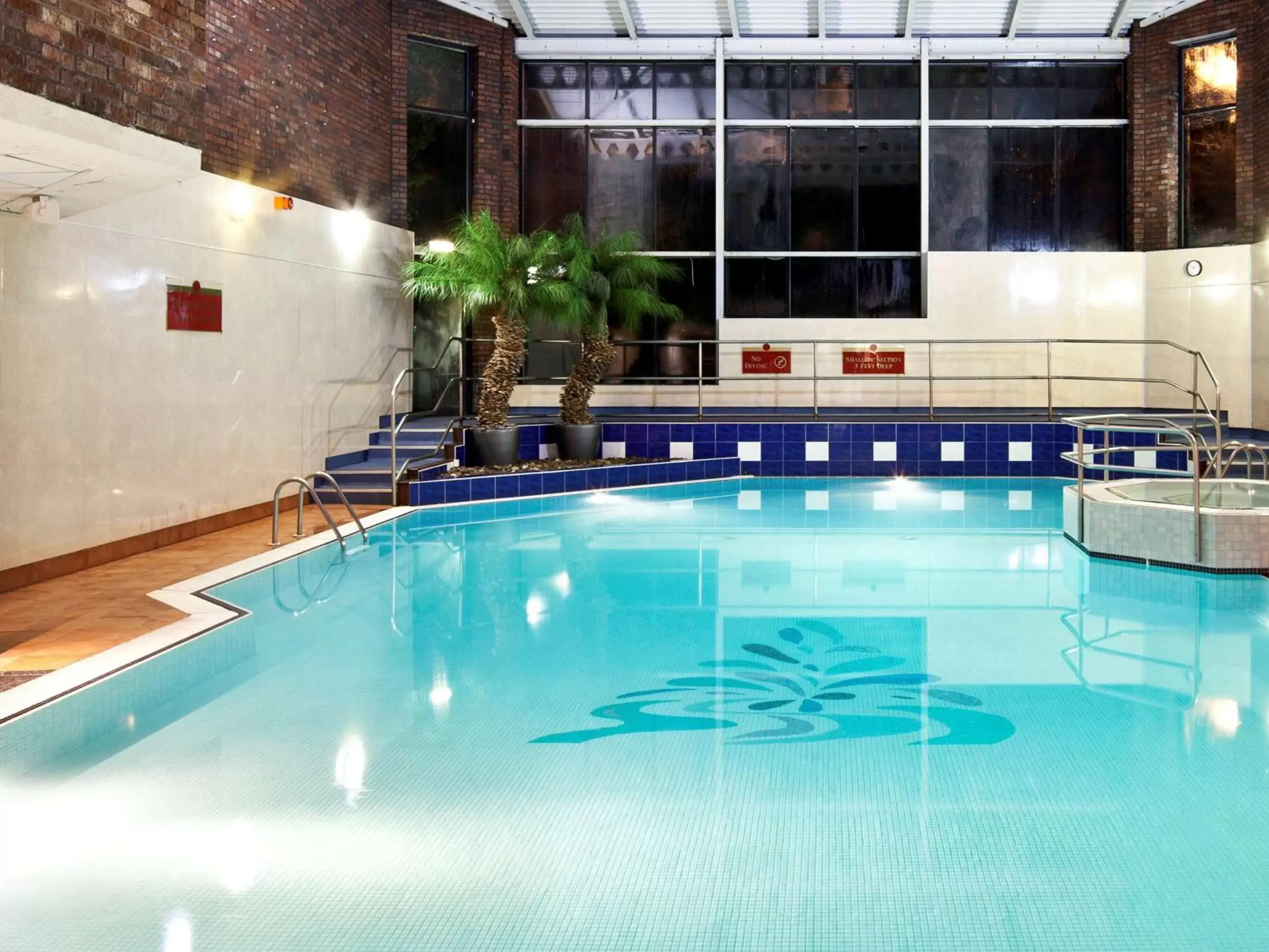 Spa and wellness centre/facilities, Swimming Pool in Mercure Bolton Georgian House Hotel