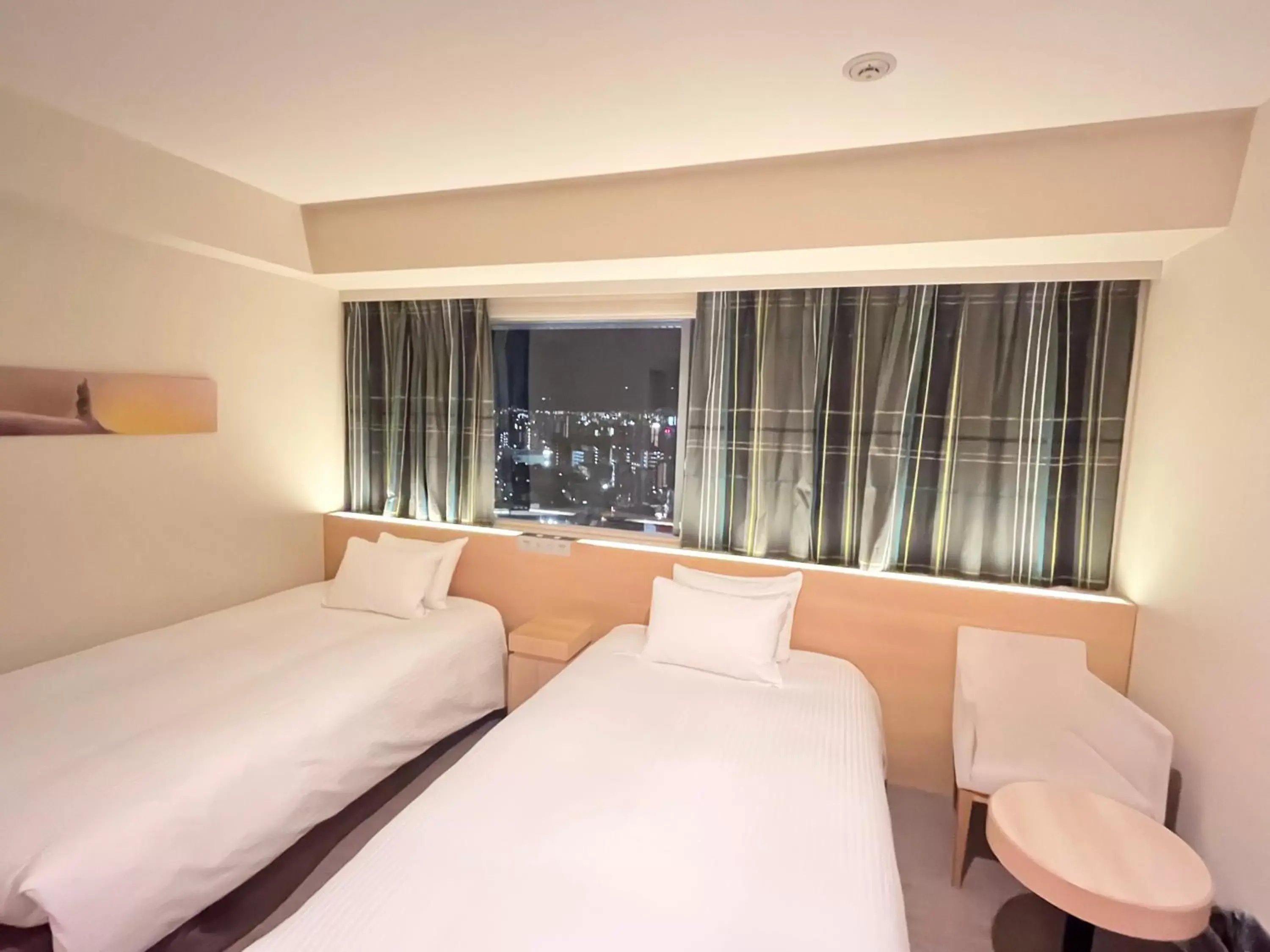 Photo of the whole room, Bed in Hotel Keihan Kyobashi Grande