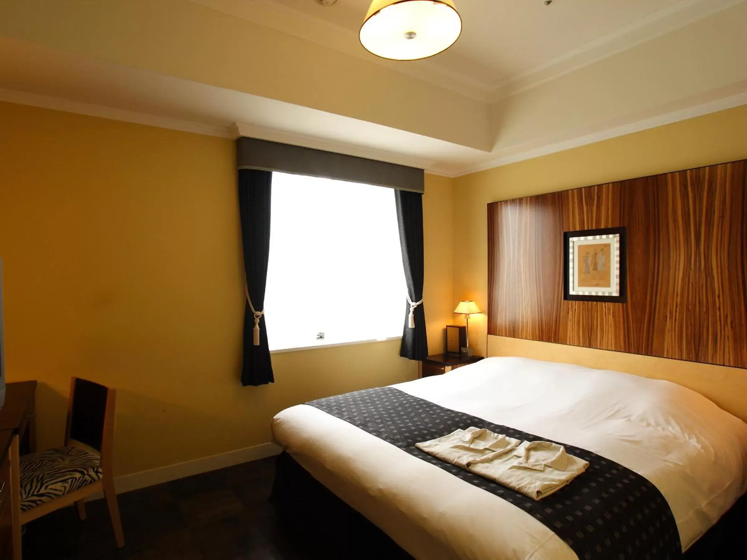 Photo of the whole room, Room Photo in Hotel Monterey La Soeur Fukuoka