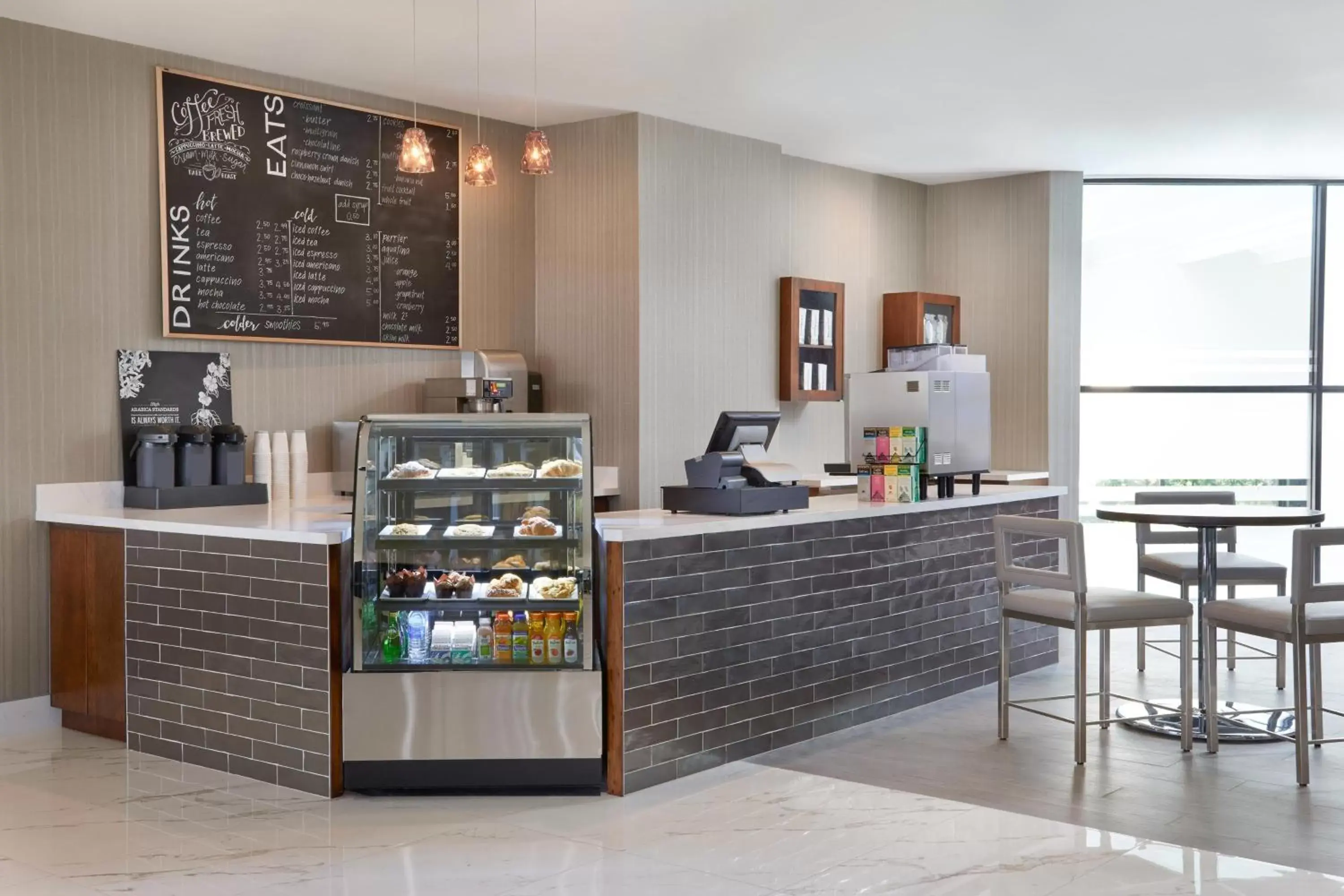 Restaurant/places to eat, Kitchen/Kitchenette in Element Toronto Airport