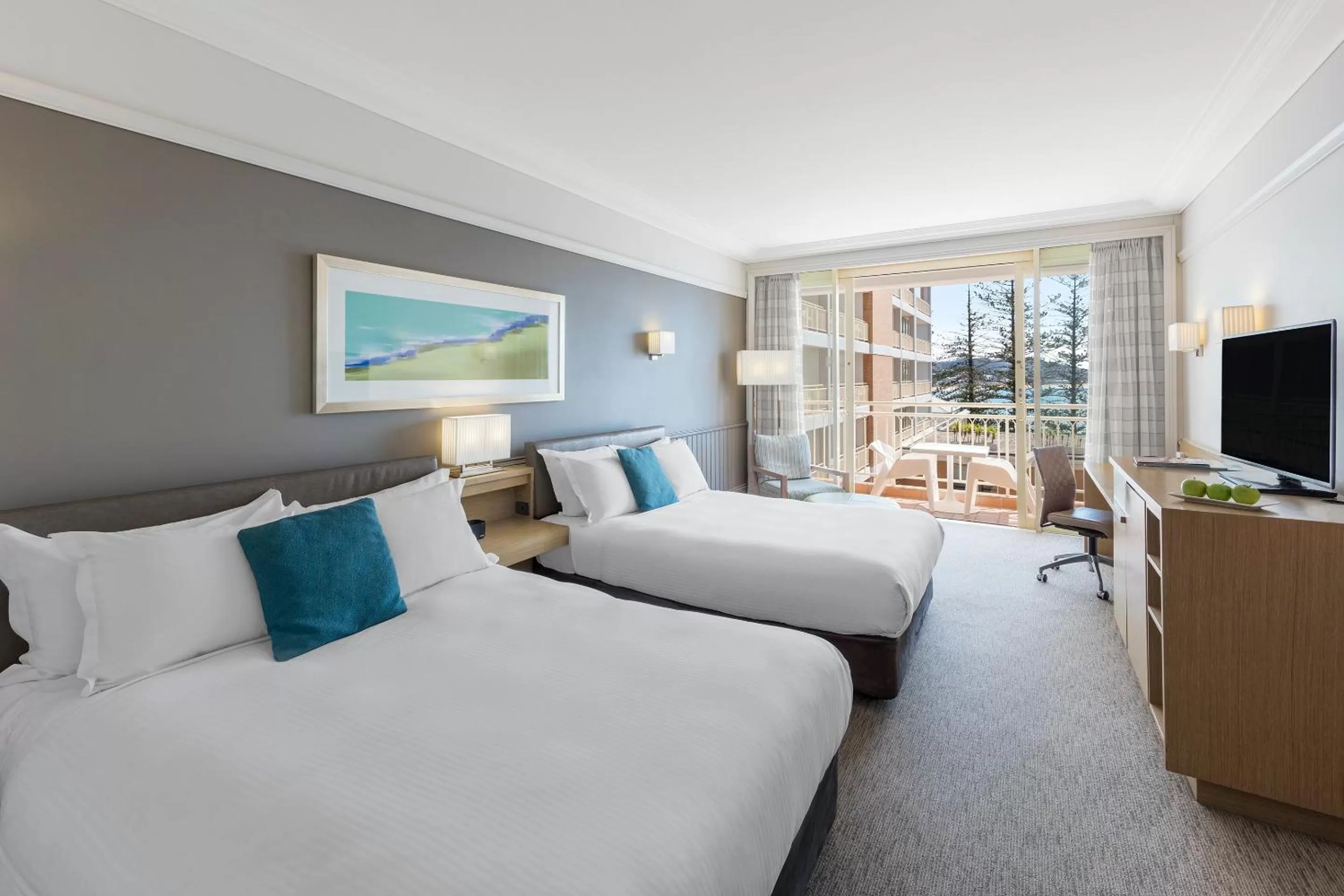 Photo of the whole room, Bed in Crowne Plaza Terrigal Pacific by IHG