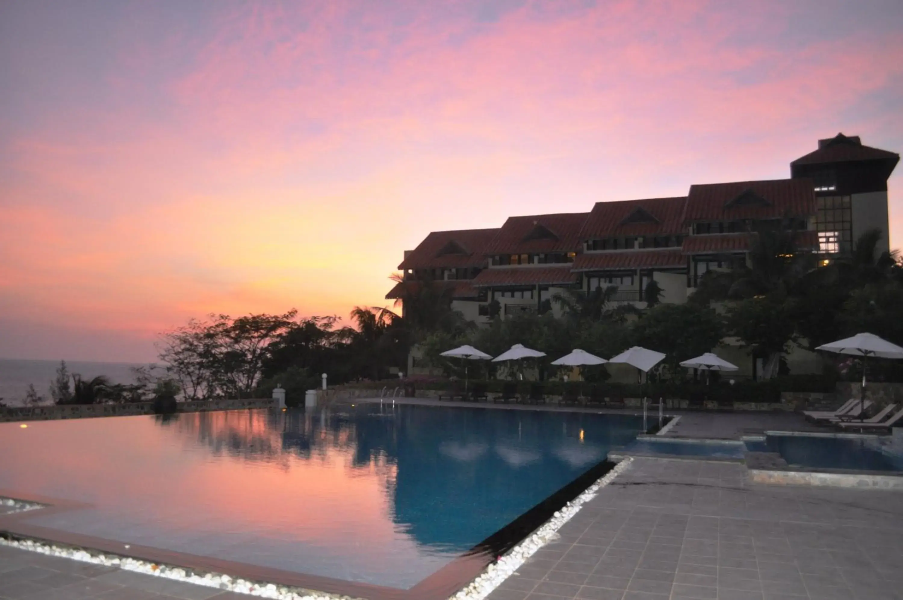 Beach, Swimming Pool in Romana Resort & Spa